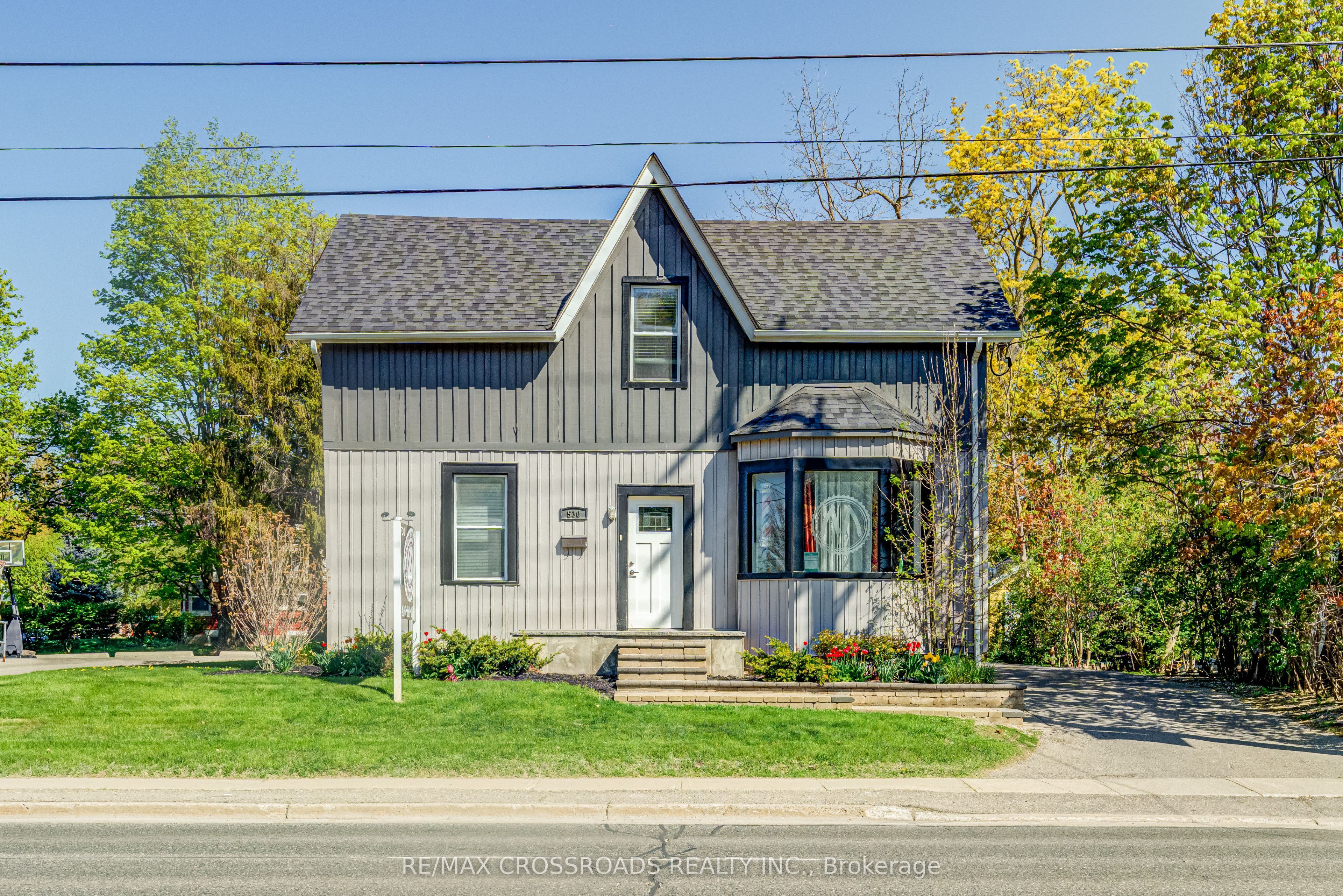 530 Kingston Road W Property Photo 1