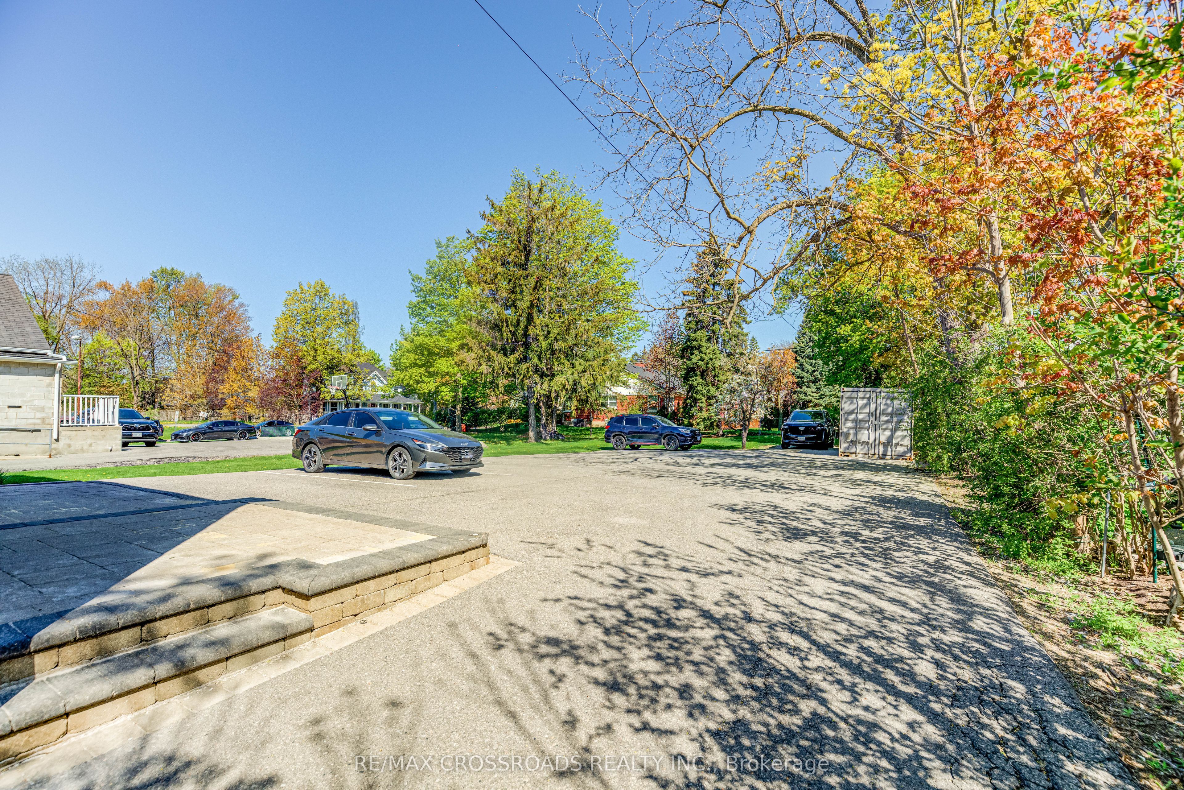 530 Kingston Road W Property Photo 23