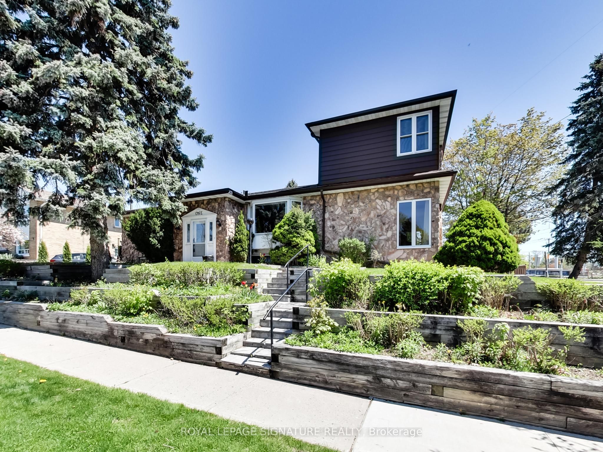 1 Kencliff Crescent Property Photo 1