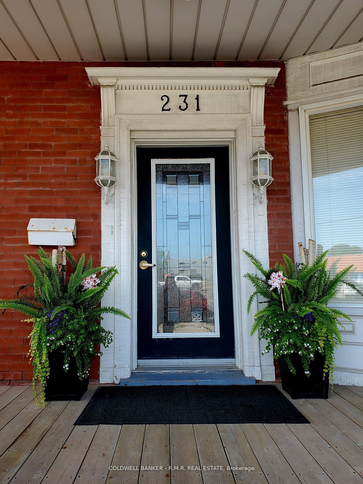 231 King Street E Property Photo 3