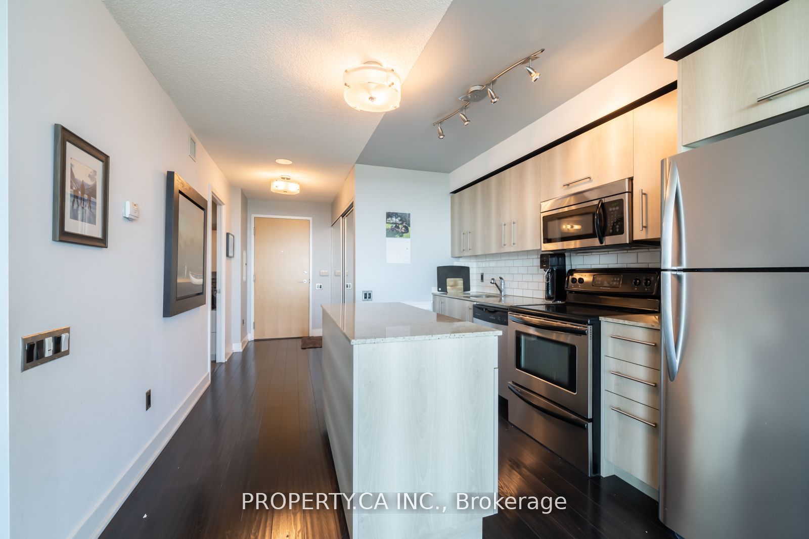 #1705 - 1048 Broadview Avenue Property Photo 6