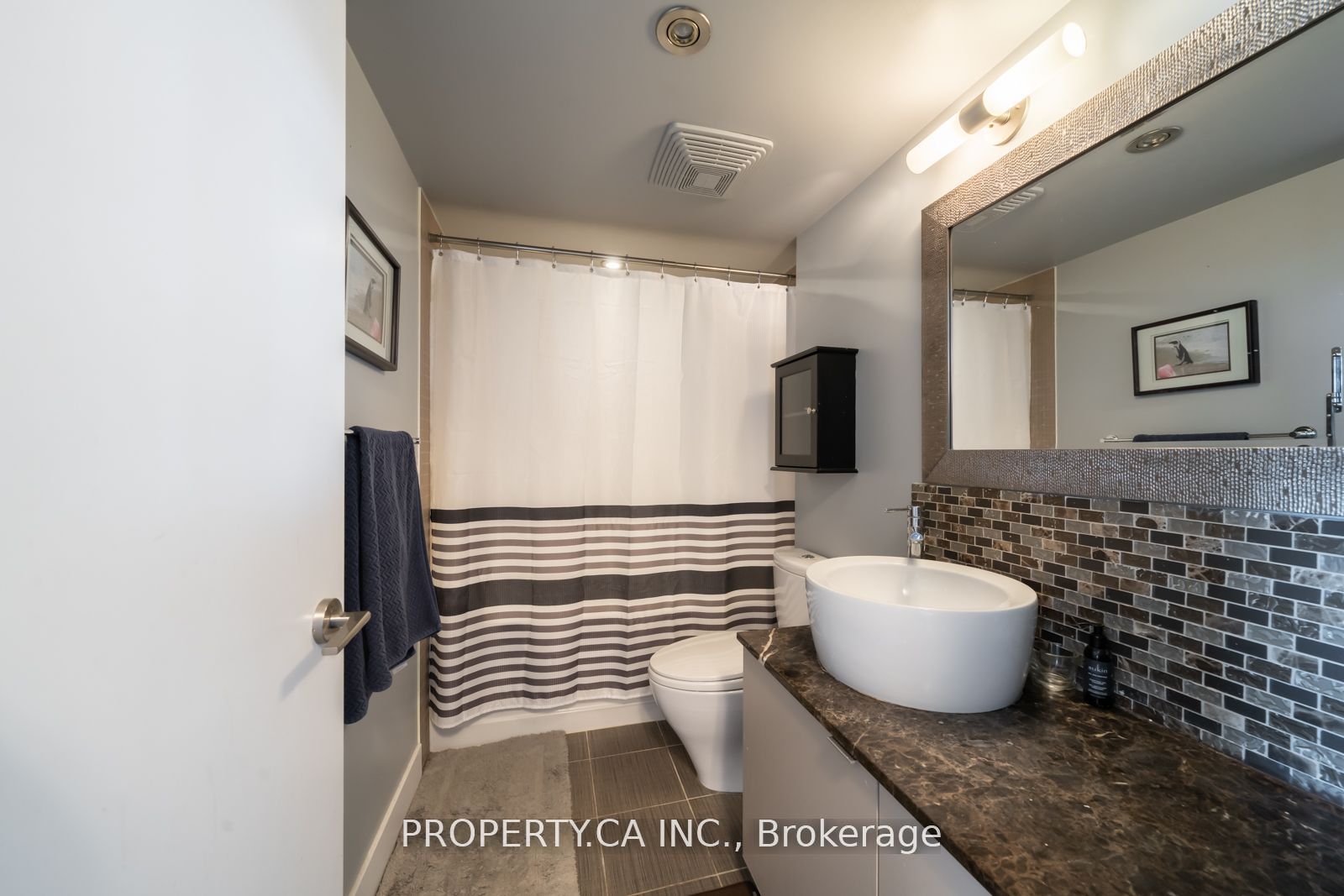 #1705 - 1048 Broadview Avenue Property Photo 9