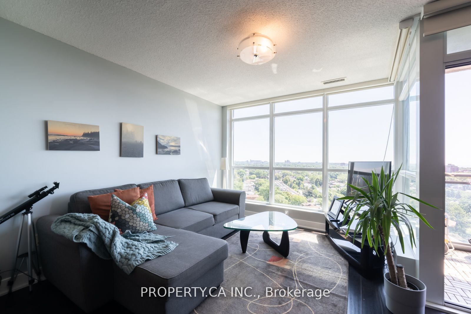 #1705 - 1048 Broadview Avenue Property Photo 11