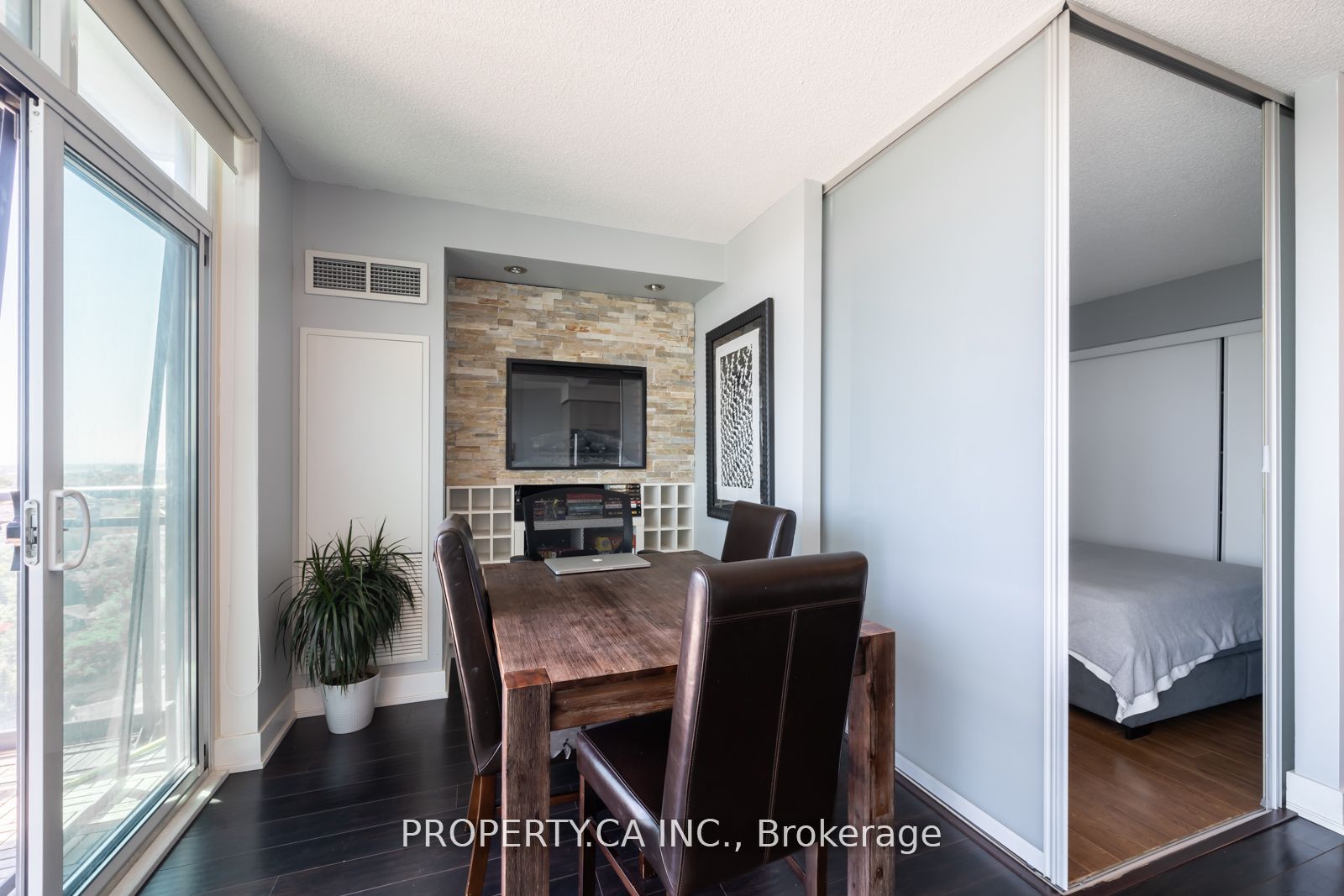 #1705 - 1048 Broadview Avenue Property Photo 13