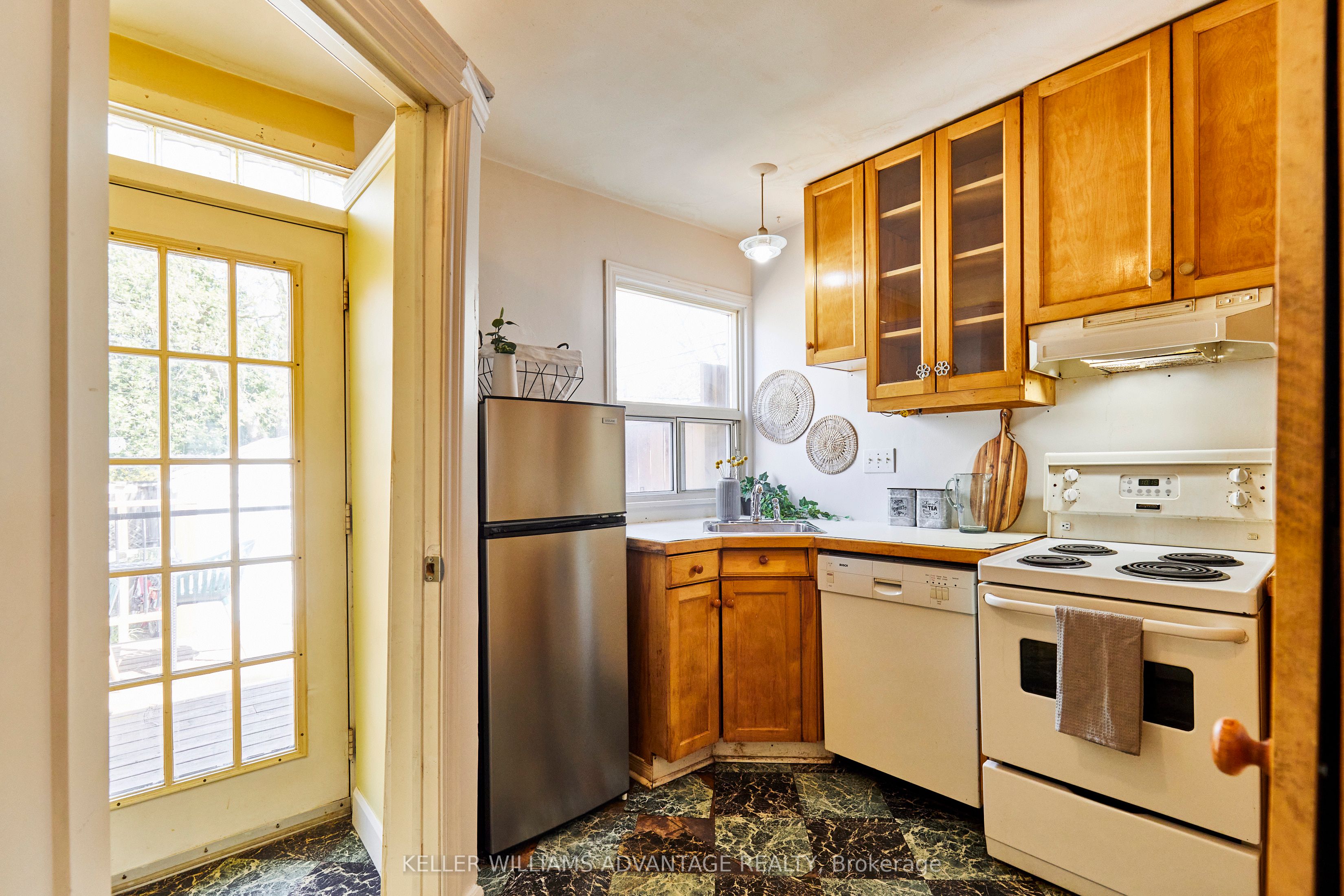 808 Sammon Avenue Property Photo 11