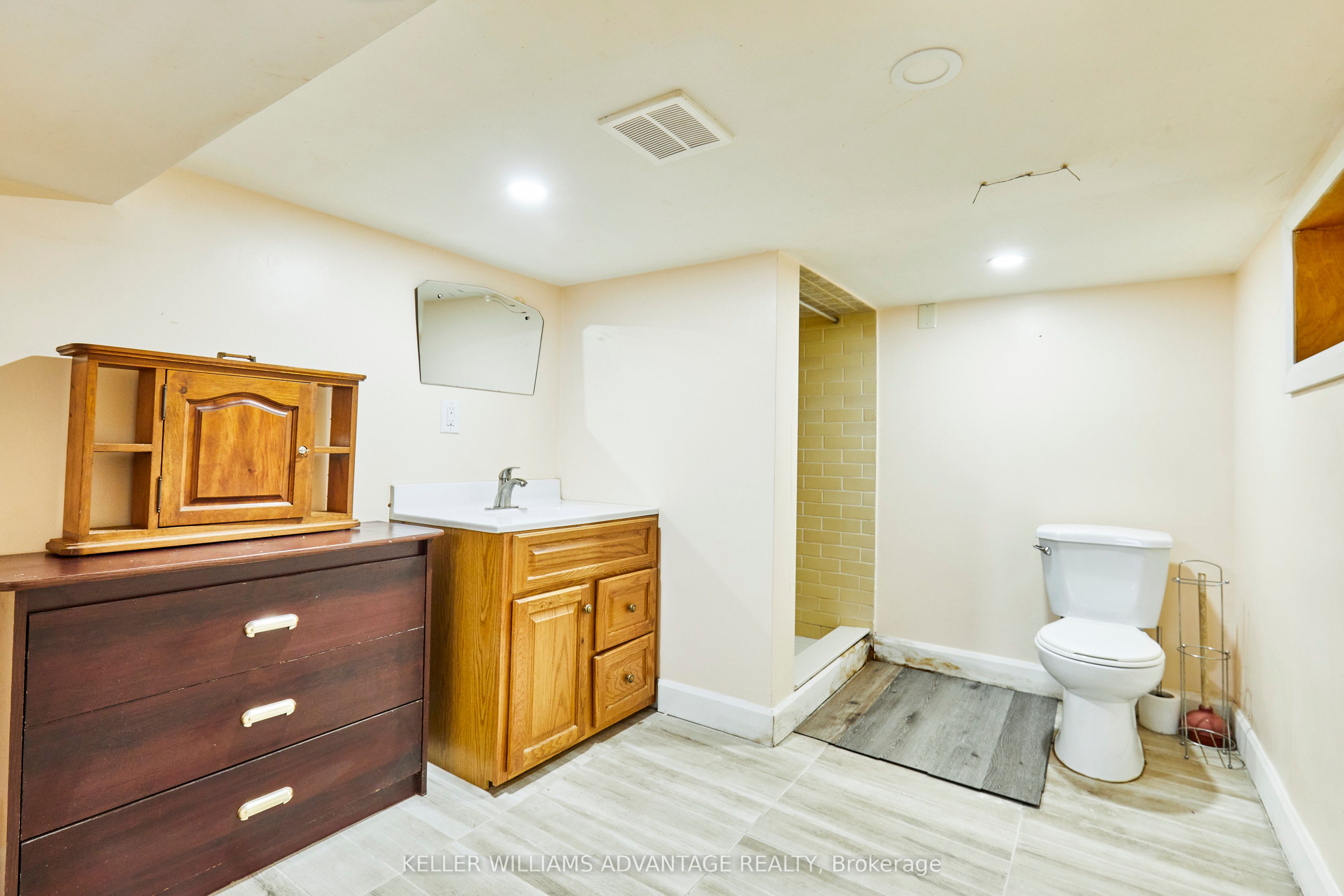 808 Sammon Avenue Property Photo 34