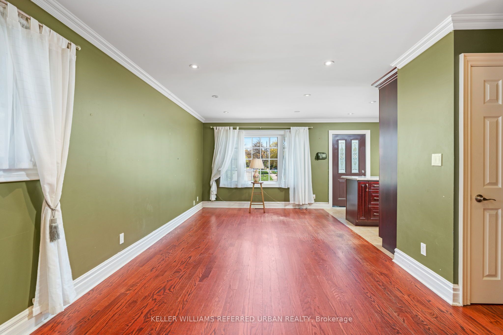 710 Pharmacy Avenue Property Photo 16