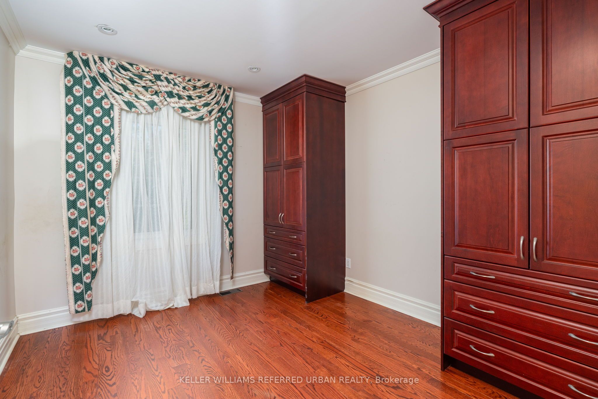 710 Pharmacy Avenue Property Photo 22