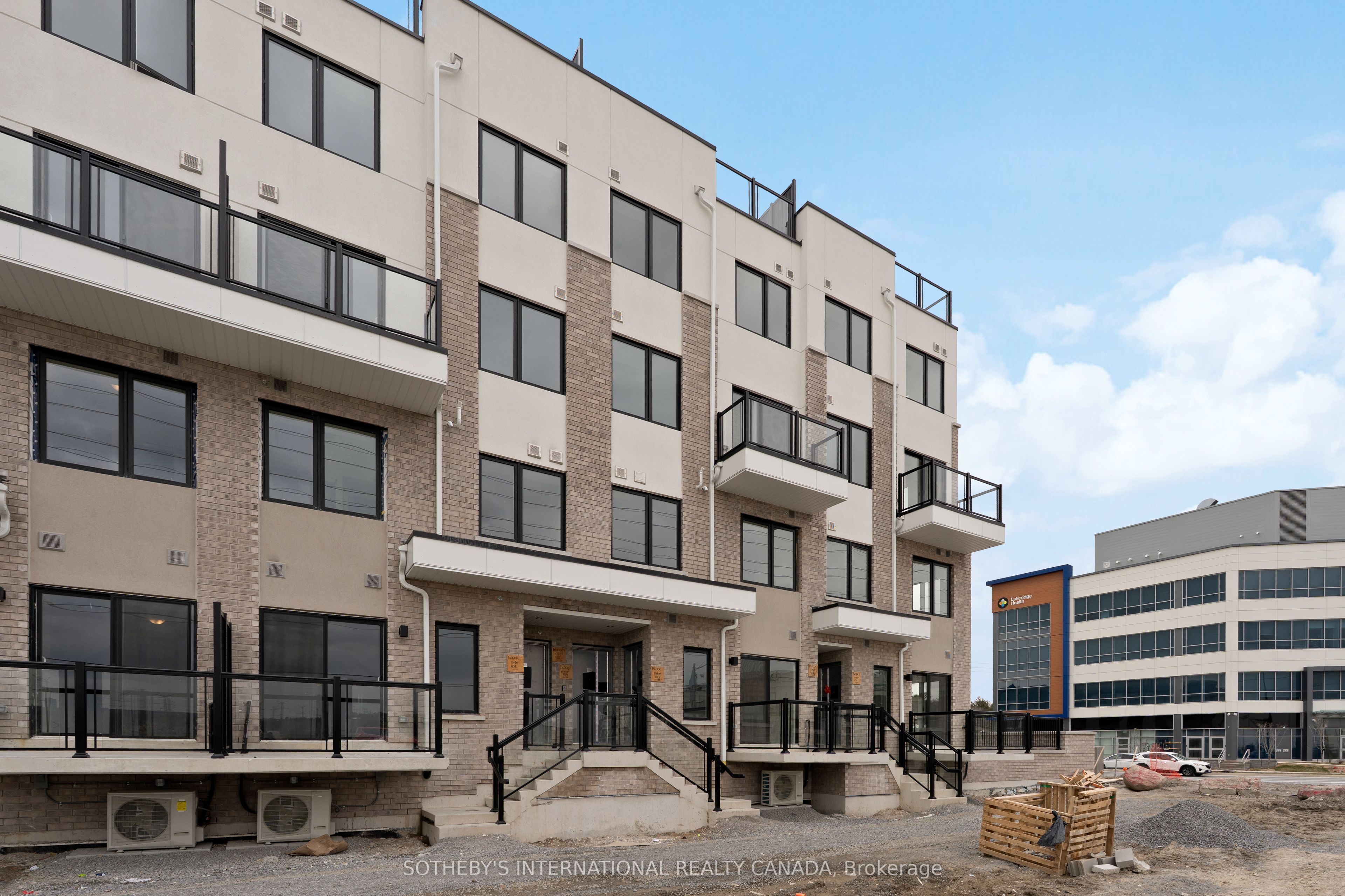 #204 - 1695 Dersan Street Property Photo