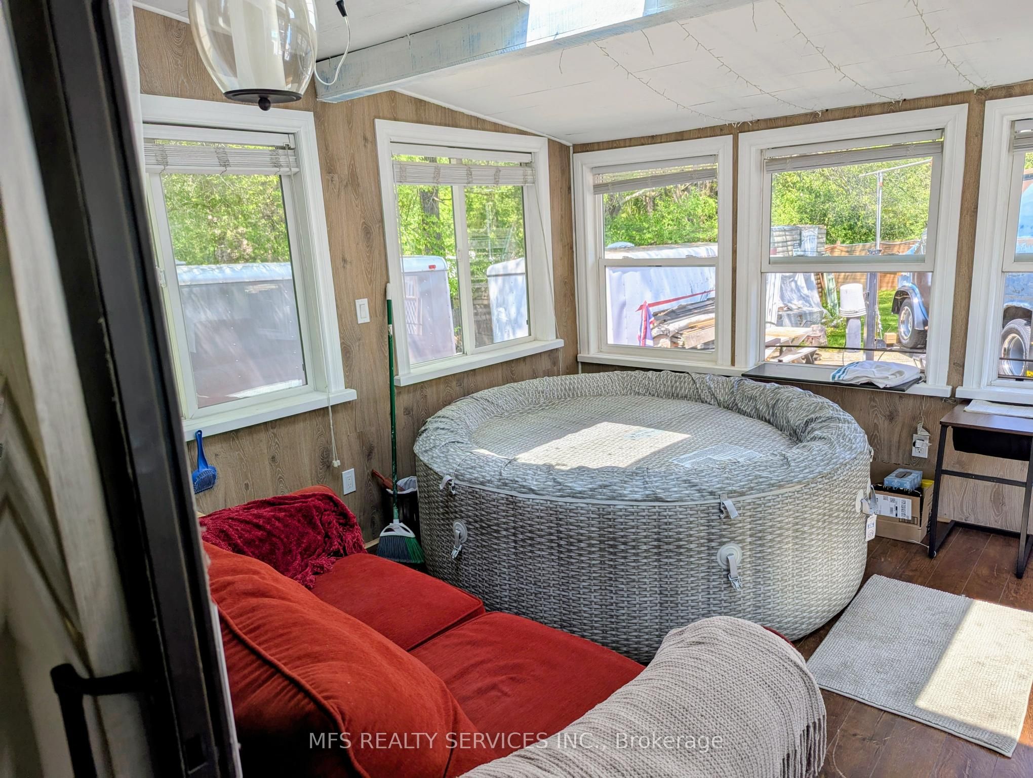 678 King Street W Property Photo 28