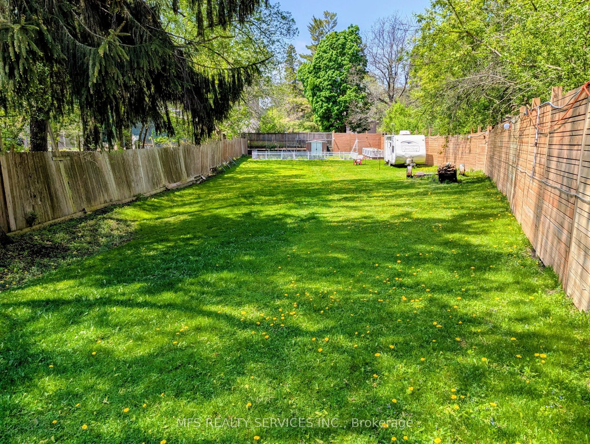 678 King Street W Property Photo 29