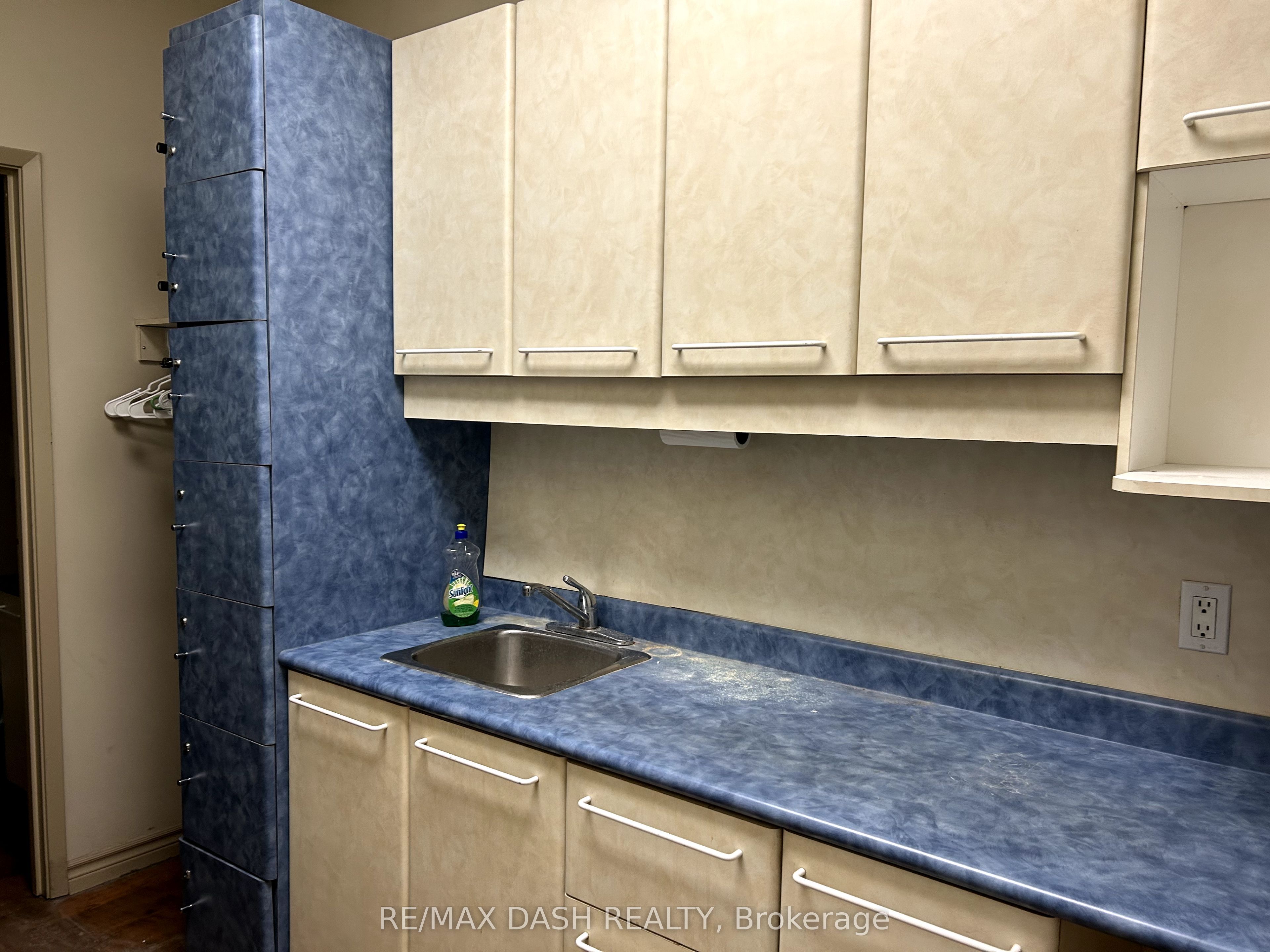 #6 - 4733 Steeles Avenue Property Photo 6