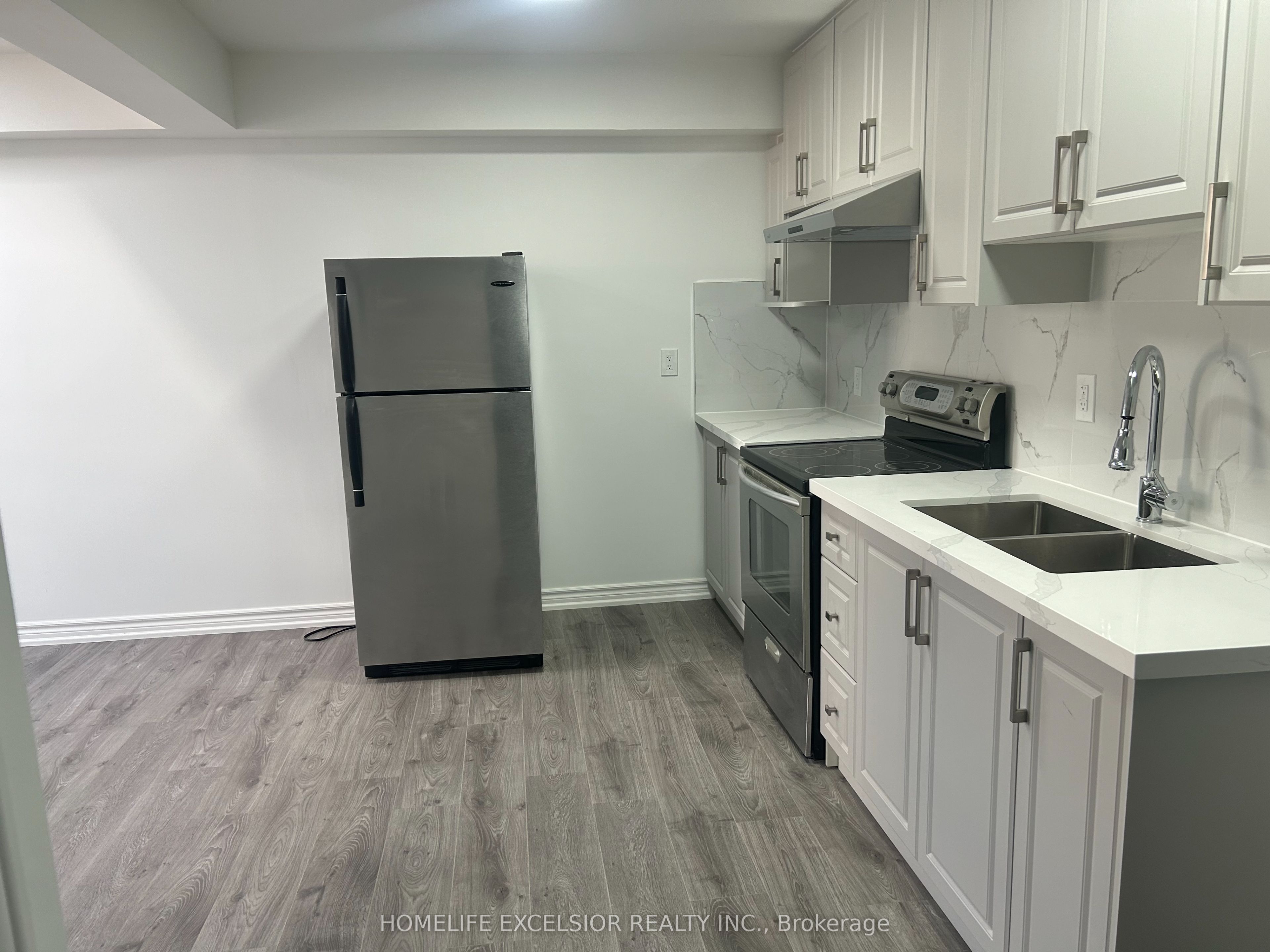 #unit 7 - 3 Simcoe Street Property Photo