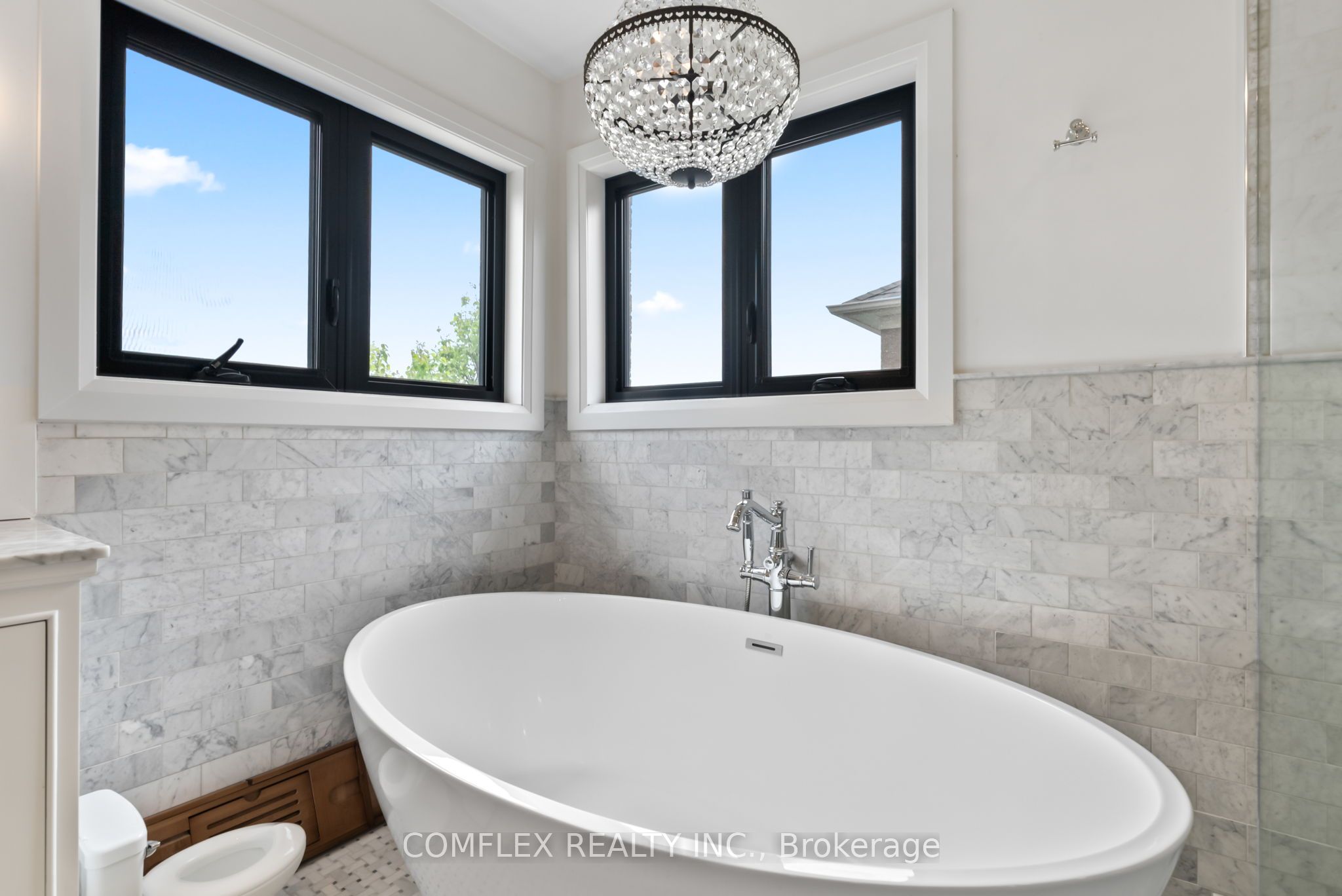 57 Hanson Crescent Property Photo 28
