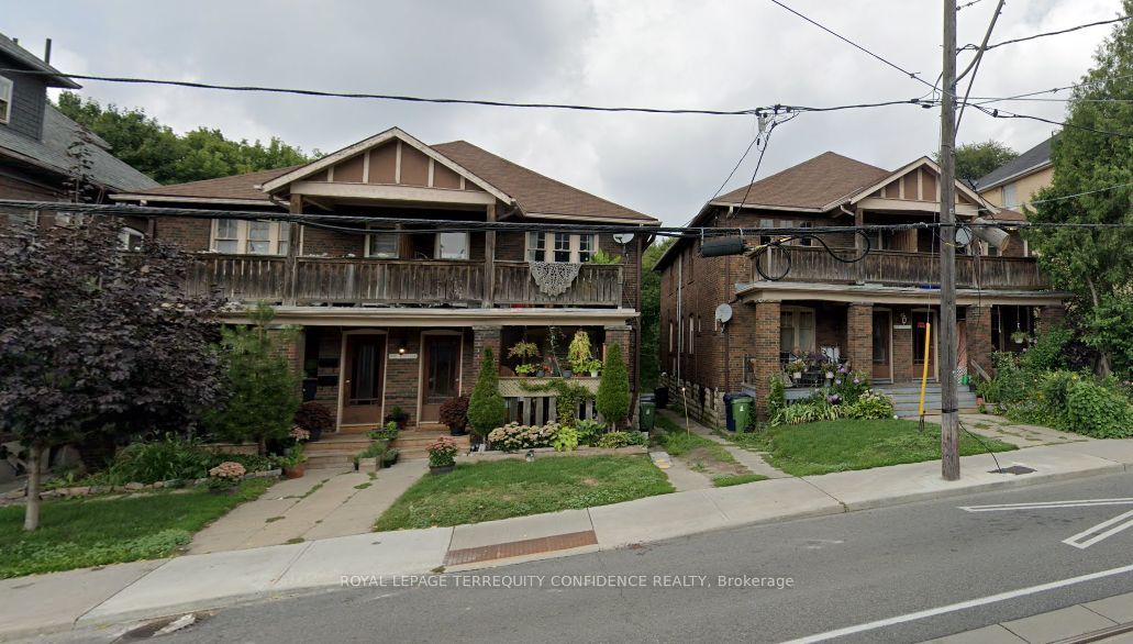 558-562 Kingston Road Property Photo 1