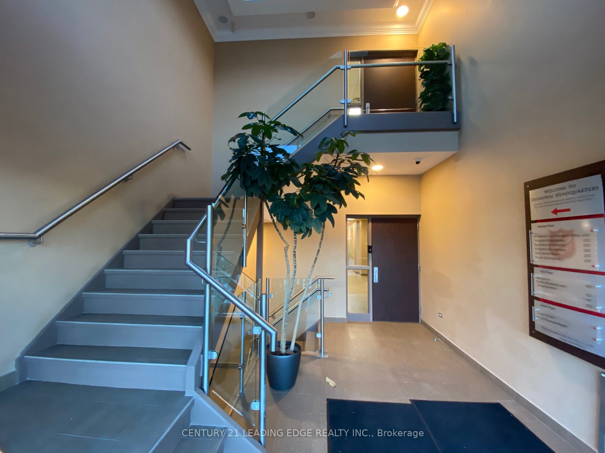 1645 Warden Avenue 201 Property Photo 7