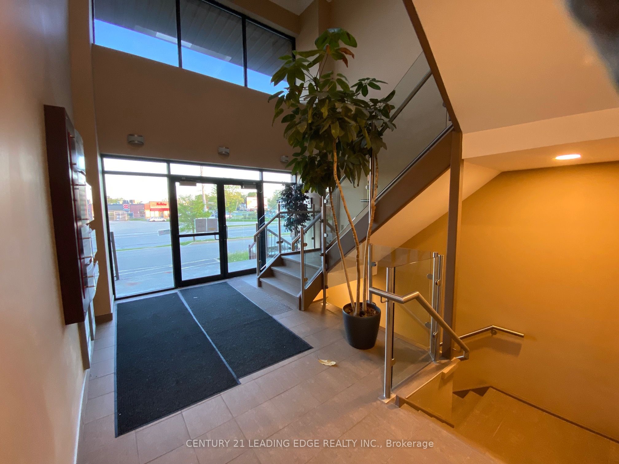 1645 Warden Avenue 201 Property Photo 8