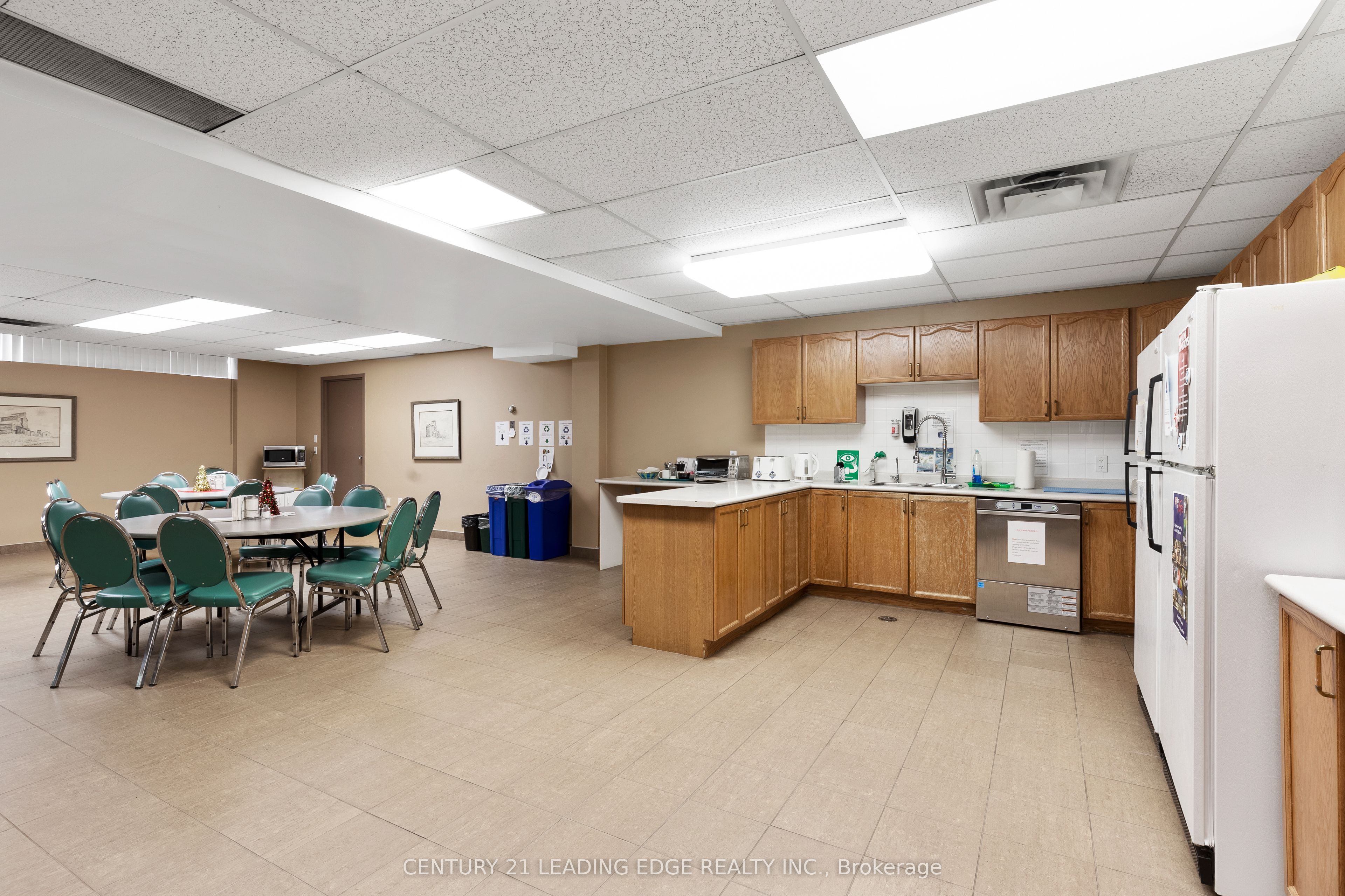 1645 Warden Avenue 201 Property Photo 18