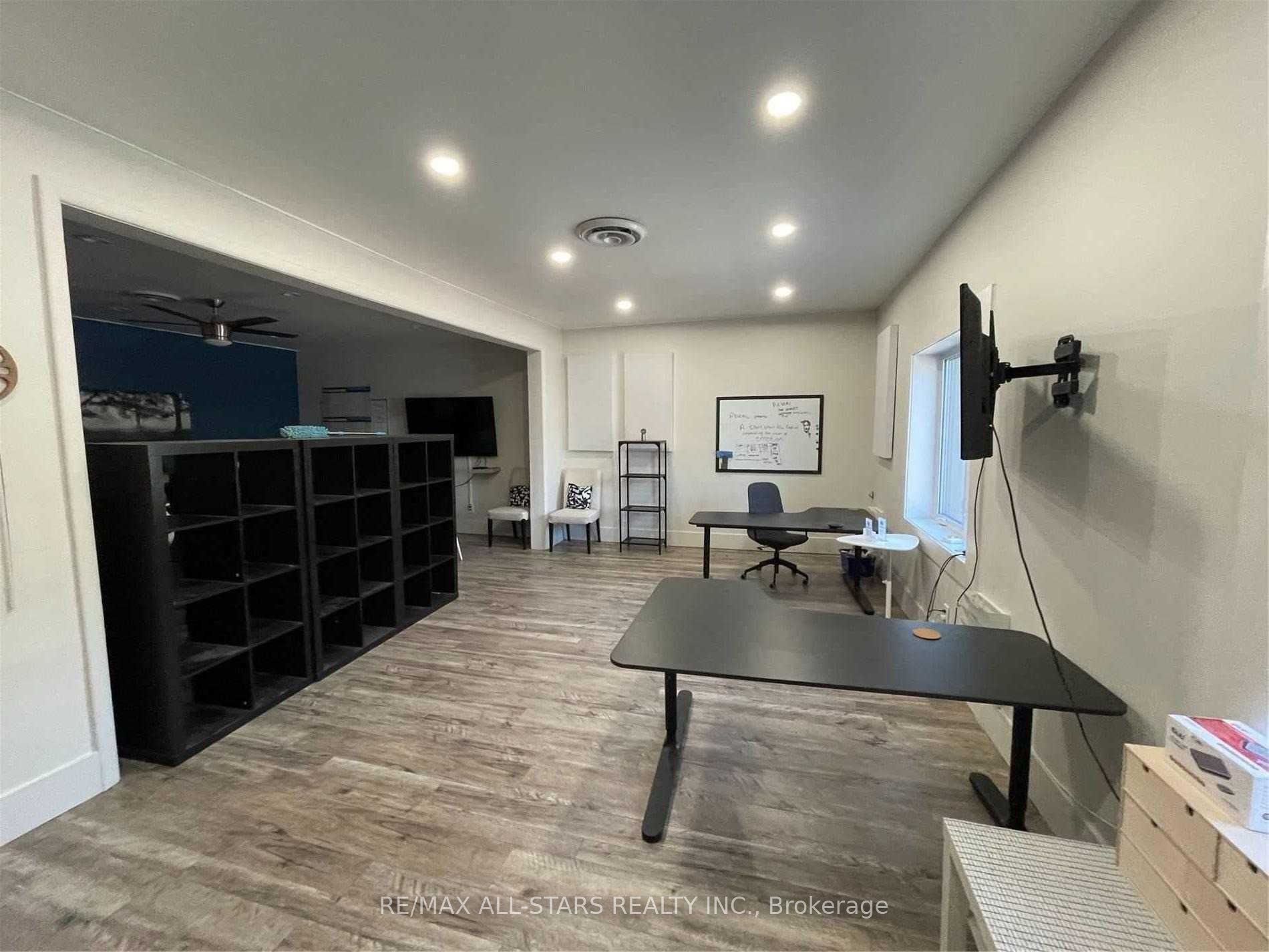#201 - 715 Queen Street Property Photo 6