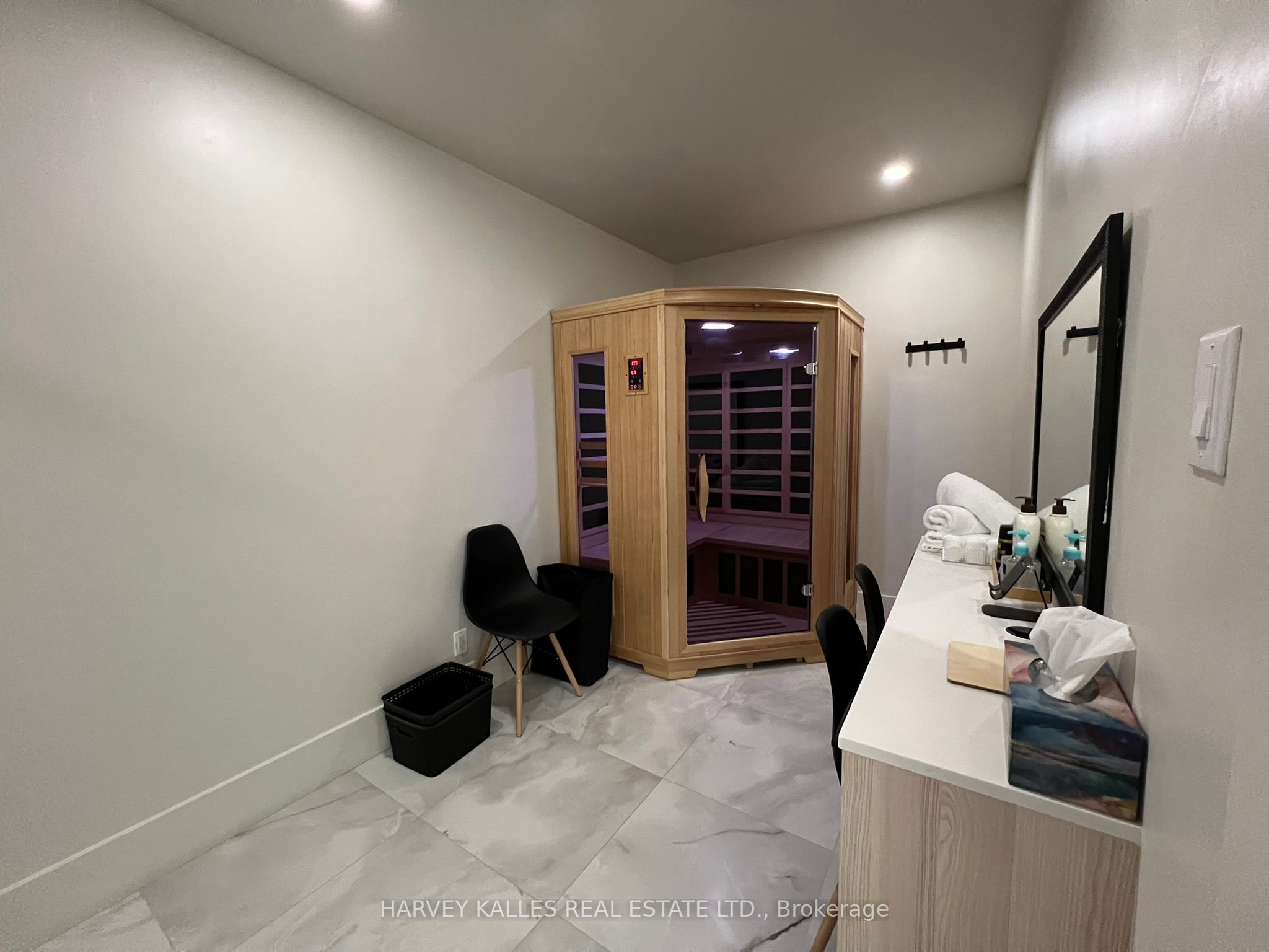 393 Danforth Avenue Property Photo 10