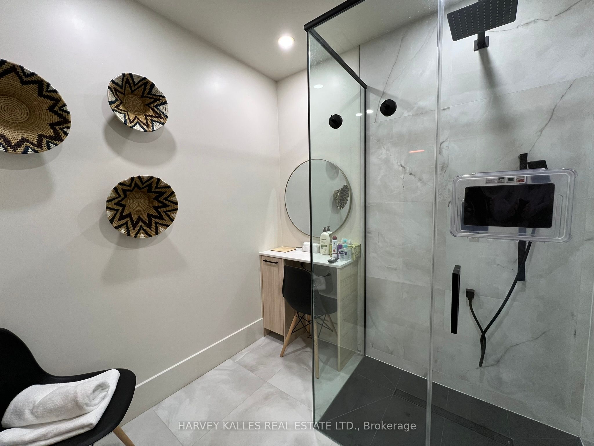 393 Danforth Avenue Property Photo 12