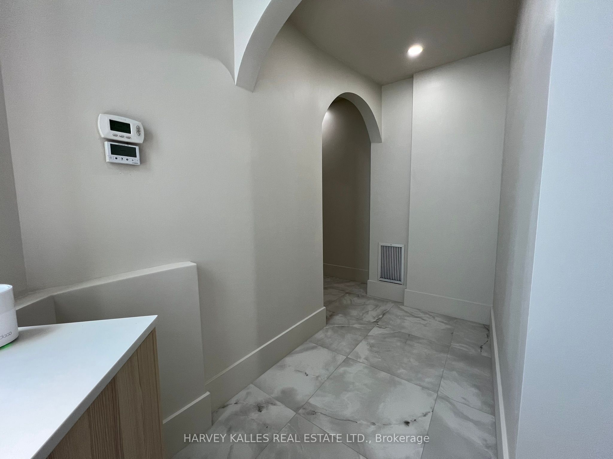 393 Danforth Avenue Property Photo 14
