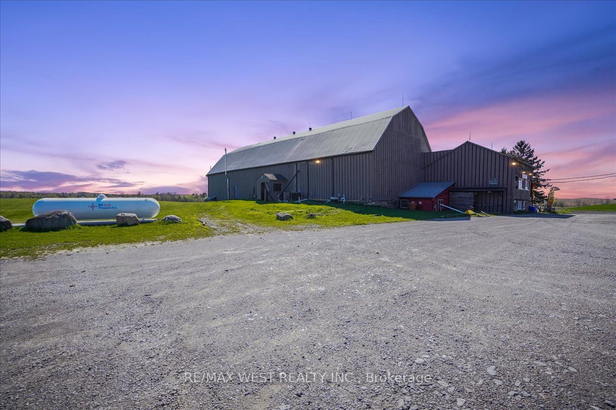 2885 Altona Road Property Photo 2