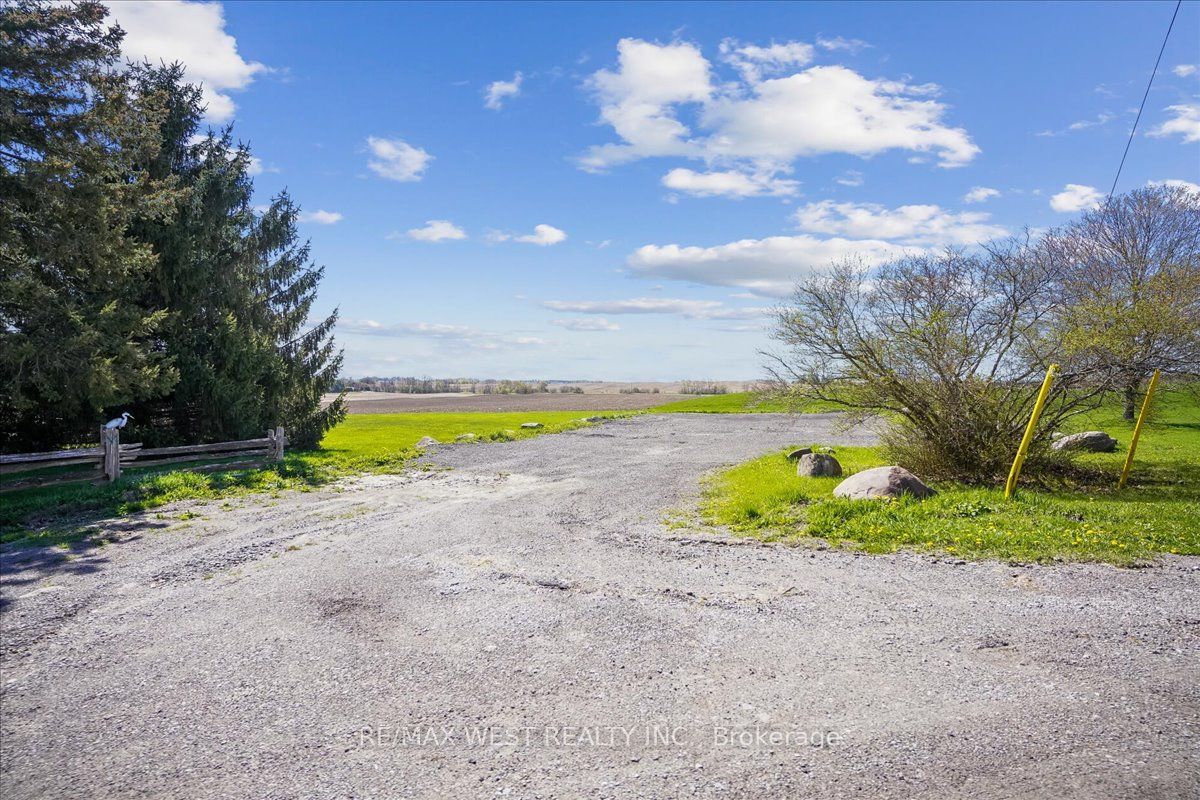 2885 Altona Road Property Photo 3