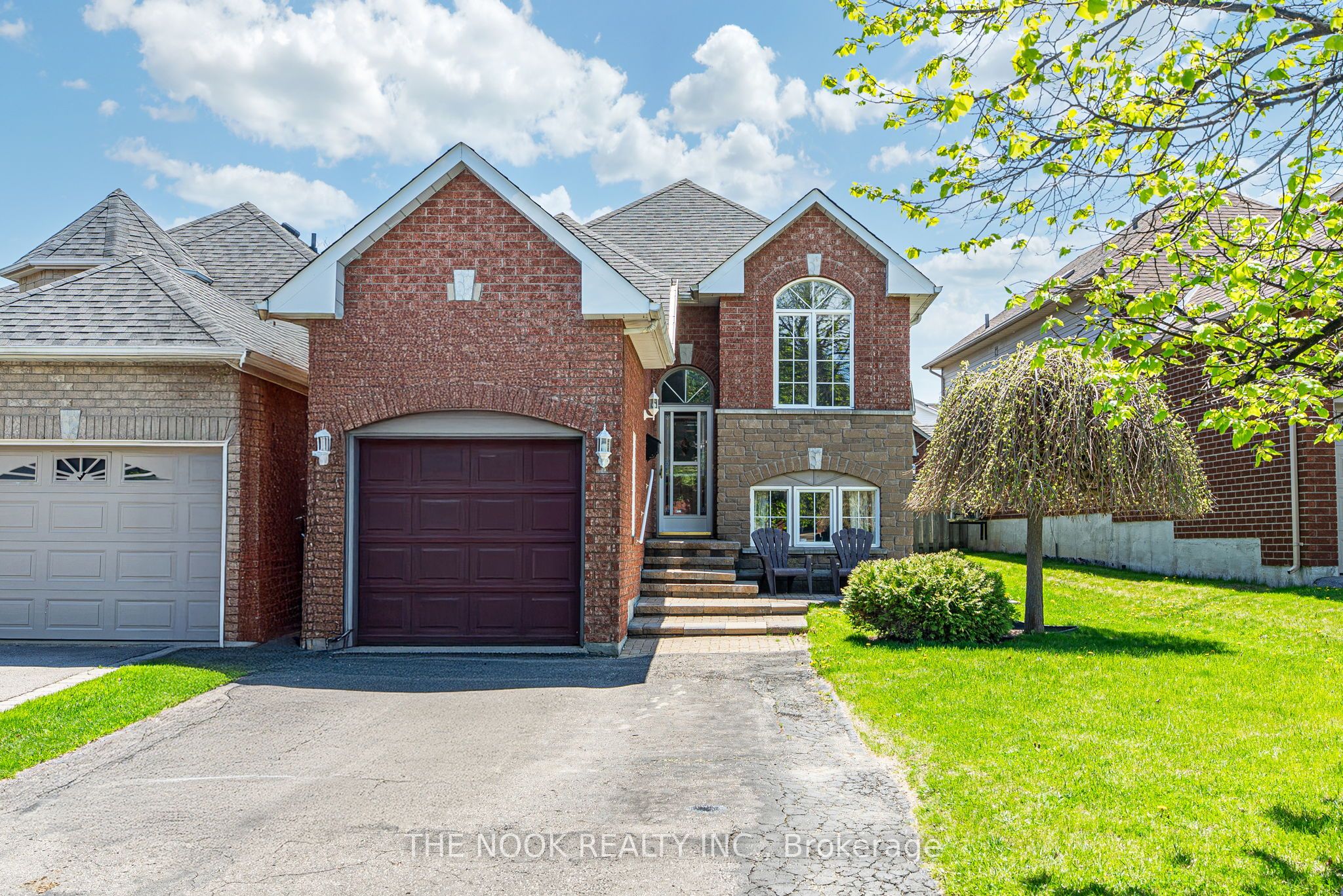 #upper Level - 54 Abernethy Crescent Property Photo