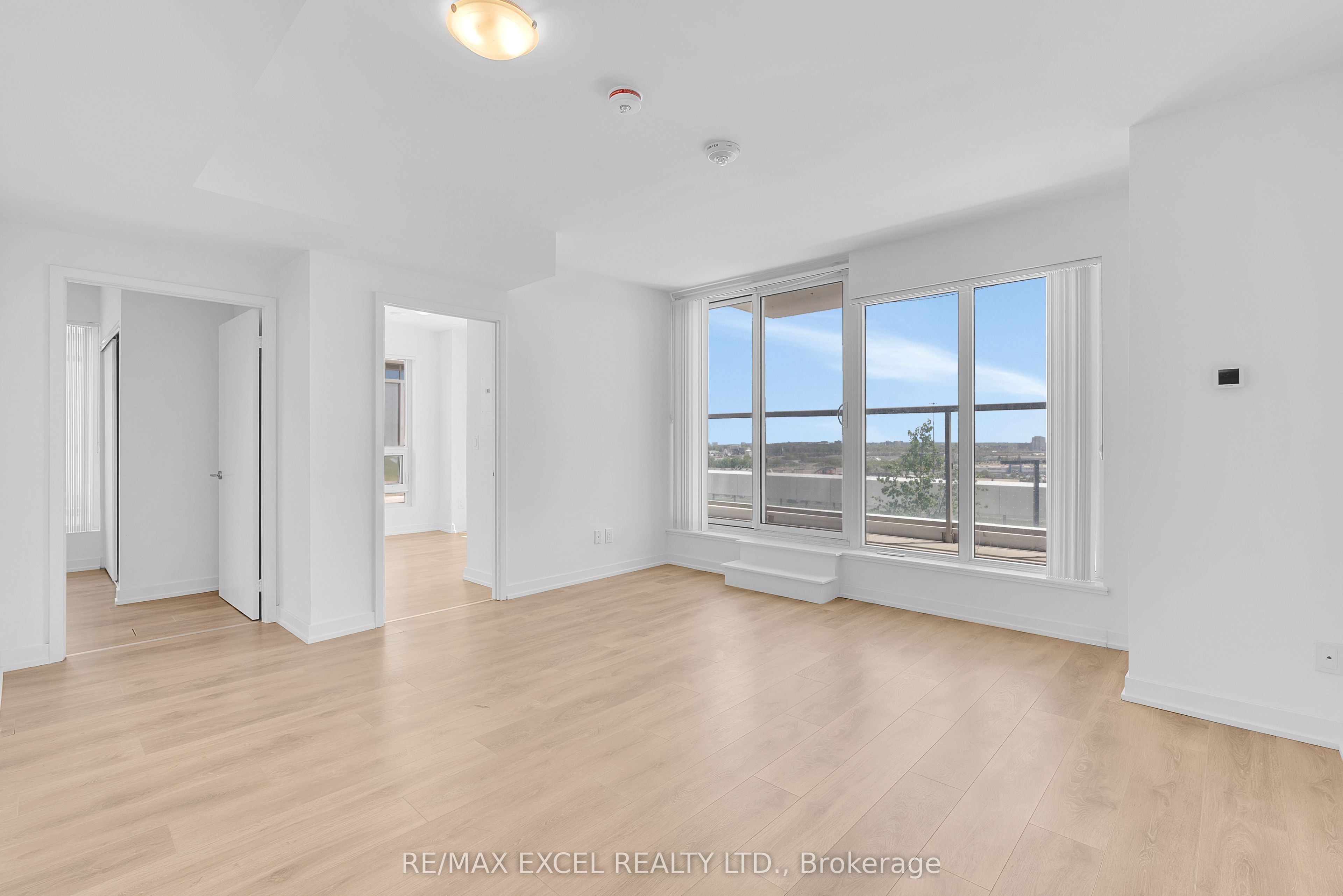 #925 - 2031 Kennedy Road Property Photo