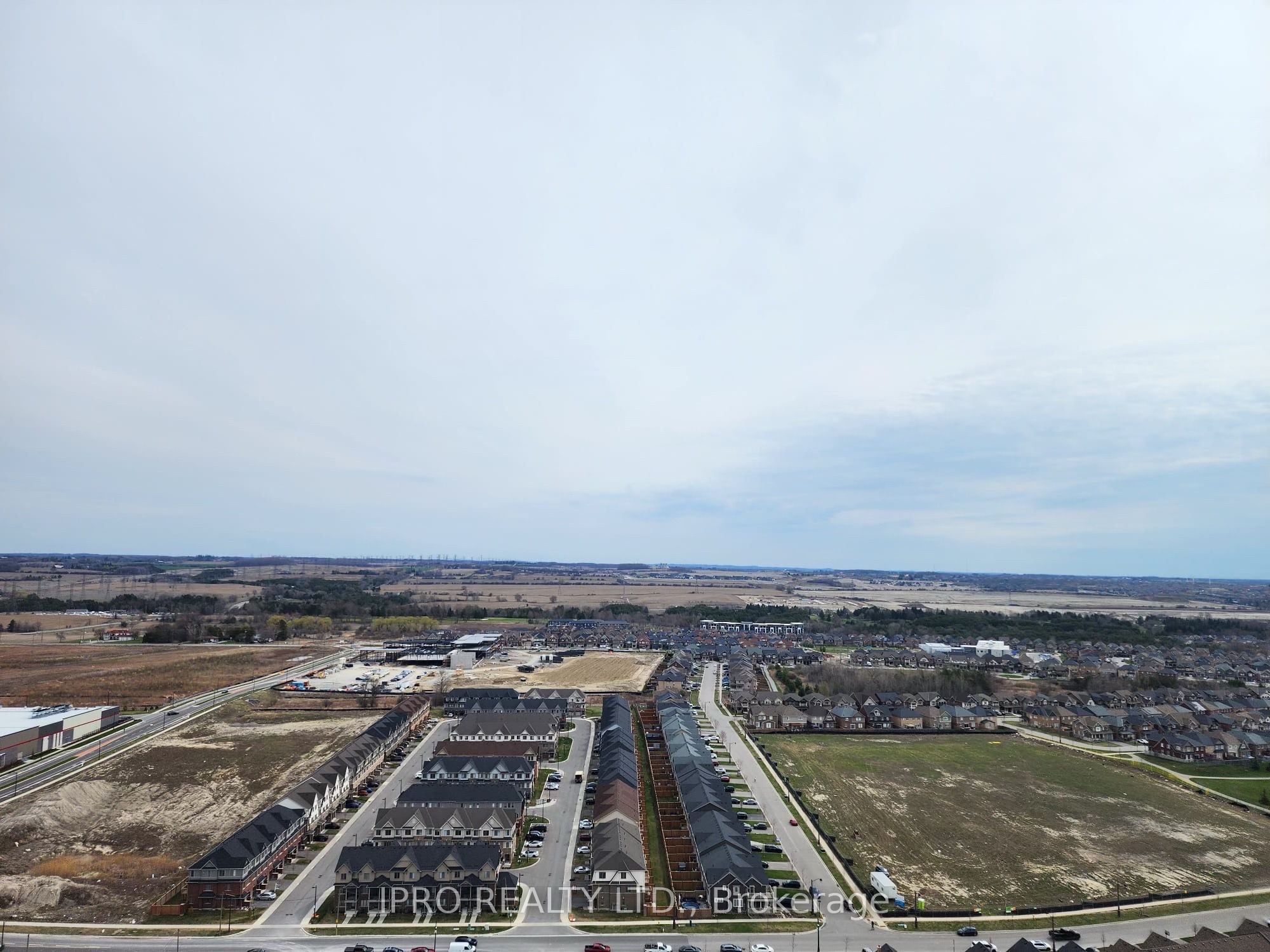 #ph02 - 2545 Simcoe Street Property Photo