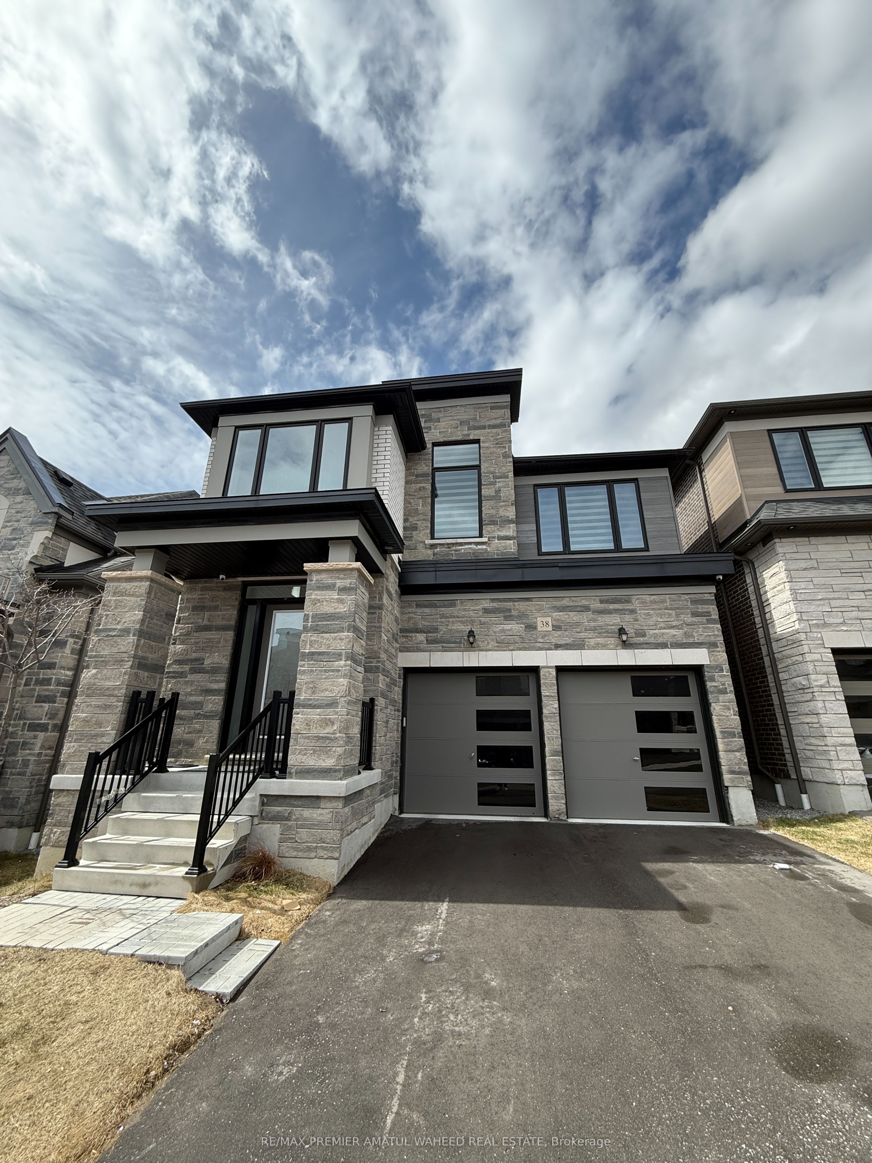 400 Finch Ave Property Photo