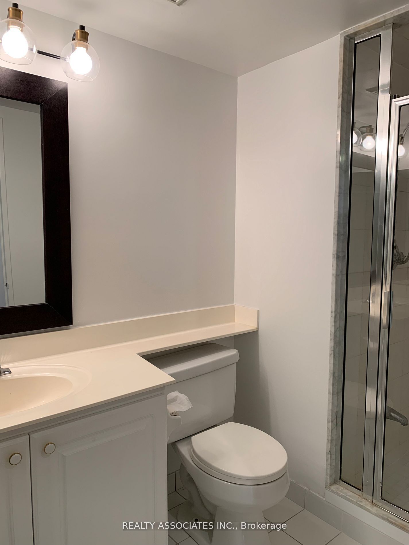 #705a - 88 Corporate Drive Property Photo 10