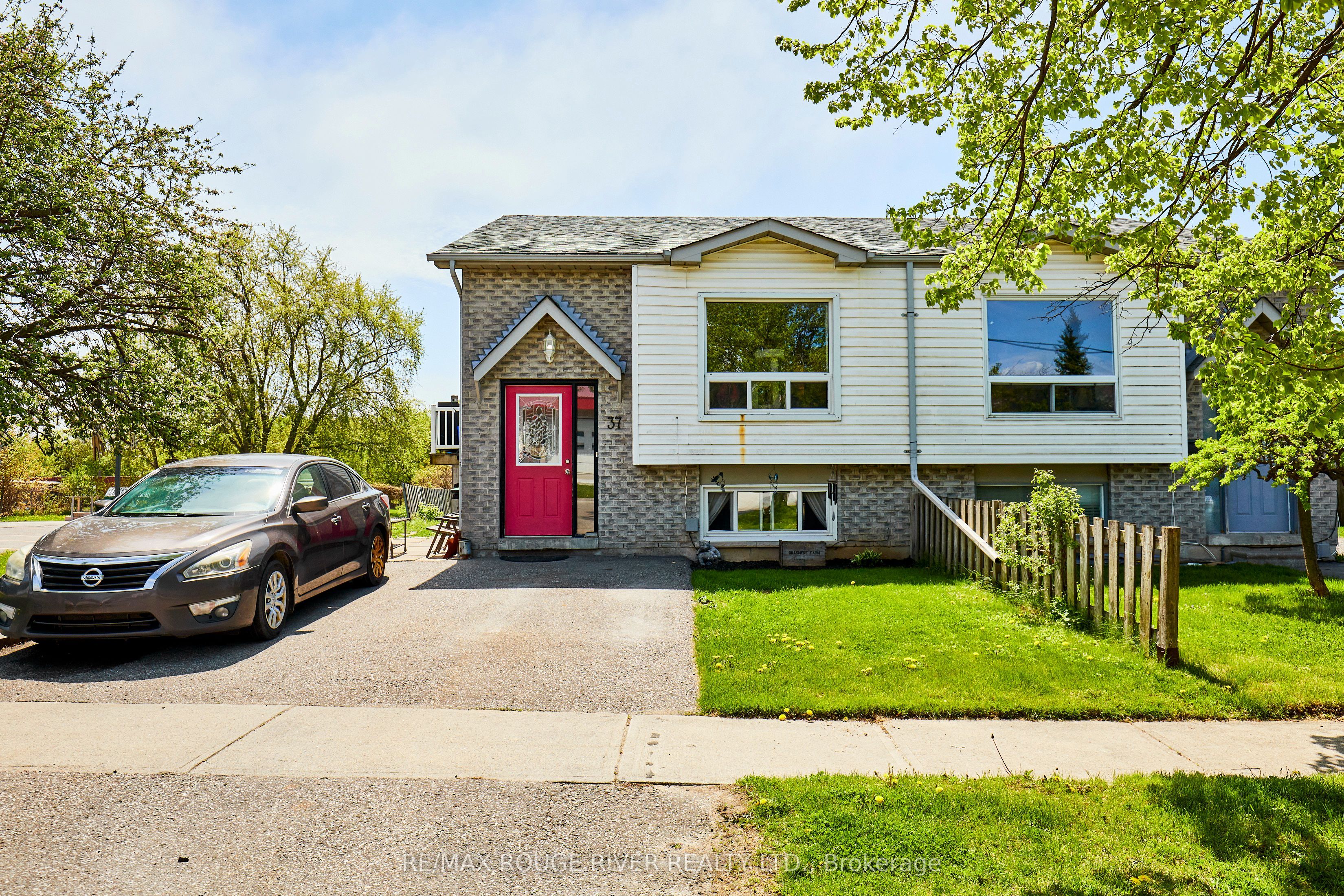 37 Wellington Avenue Property Photo 1