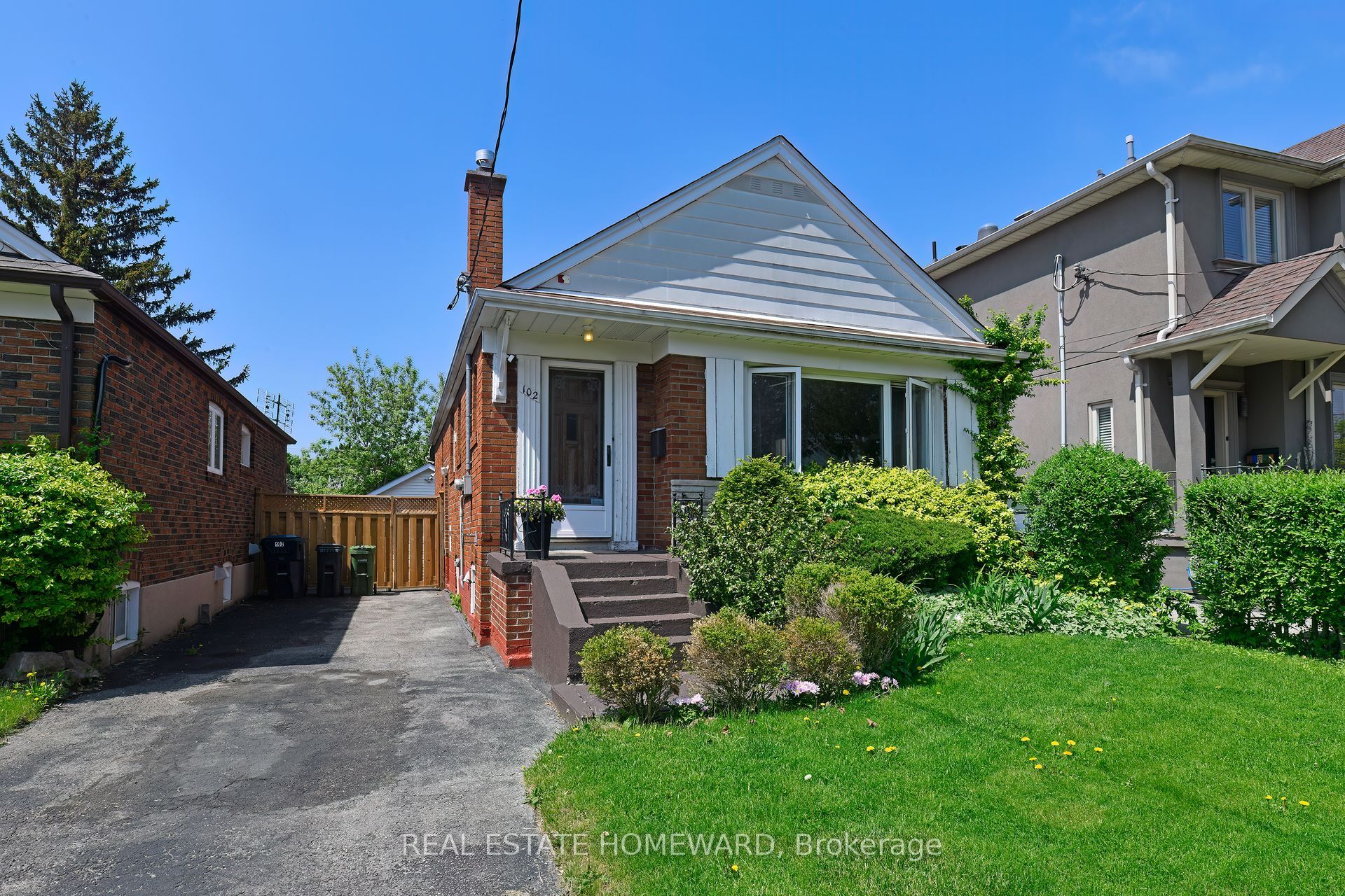 102 Cedarcrest Boulevard Property Photo 1