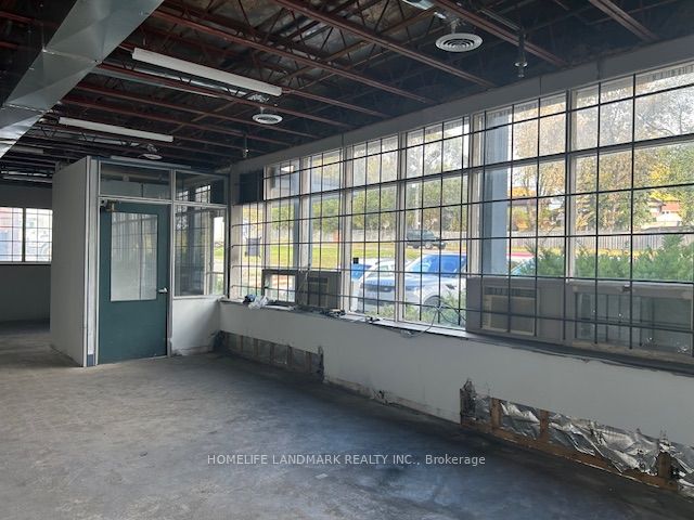 1820 Midland Avenue Property Photo 2