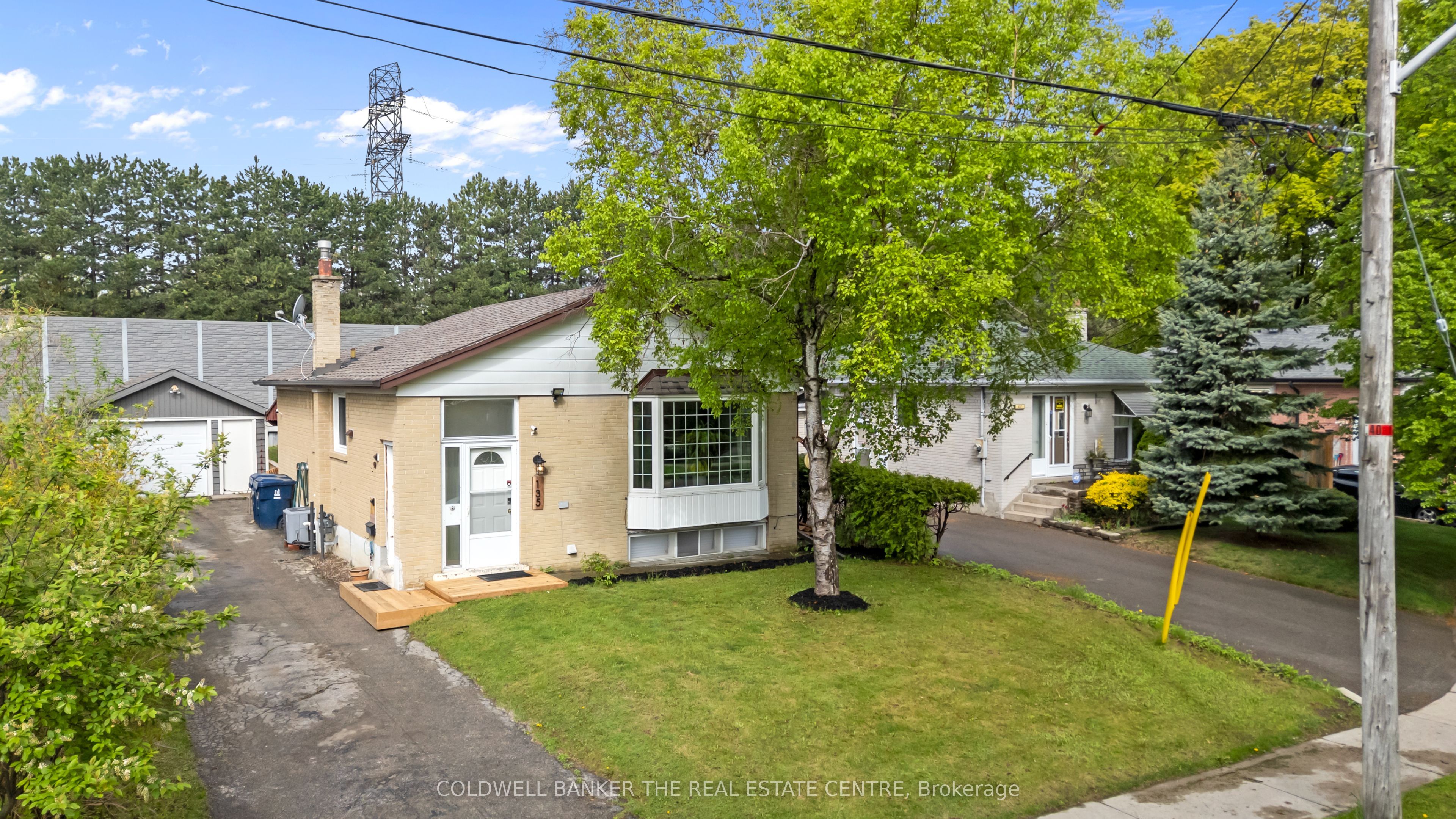 135 Lord Roberts Drive Property Photo 2
