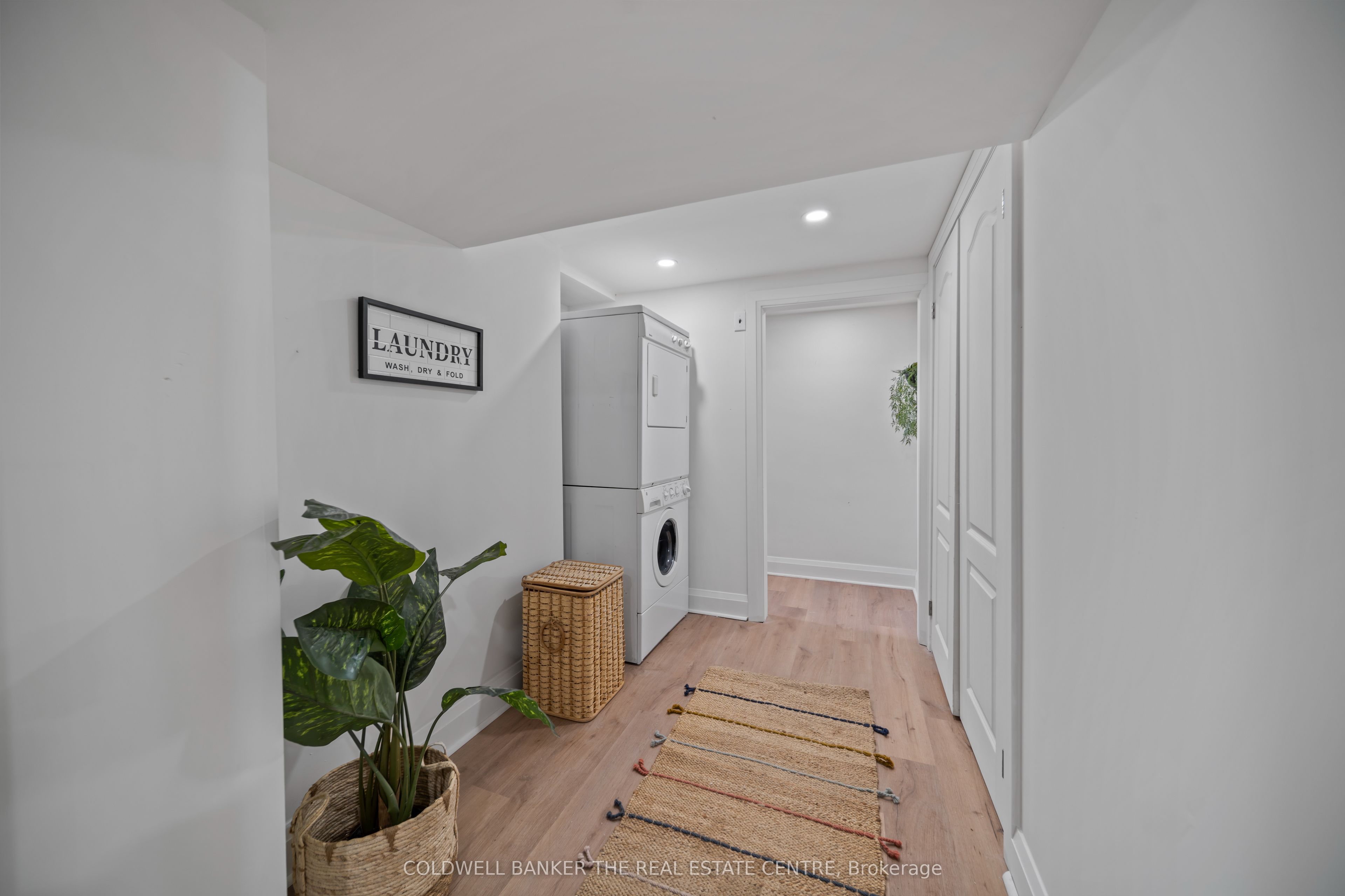 135 Lord Roberts Drive Property Photo 19