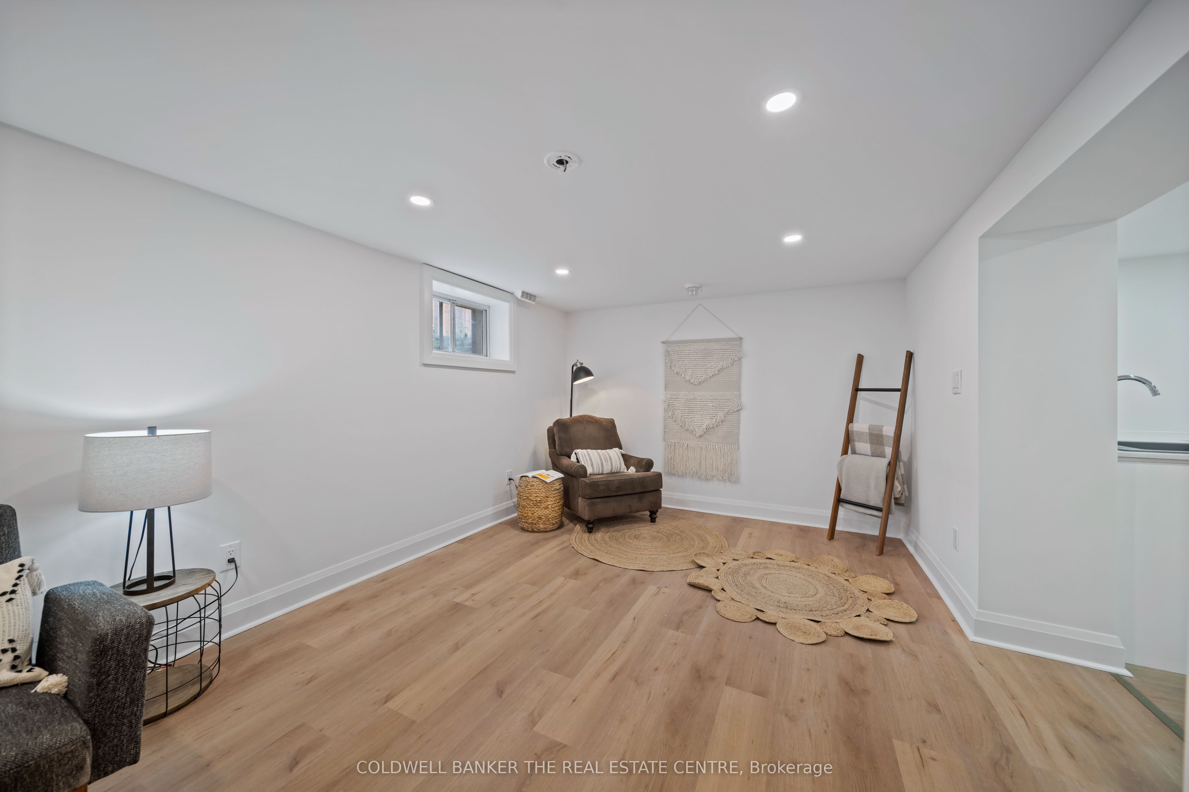 135 Lord Roberts Drive Property Photo 31