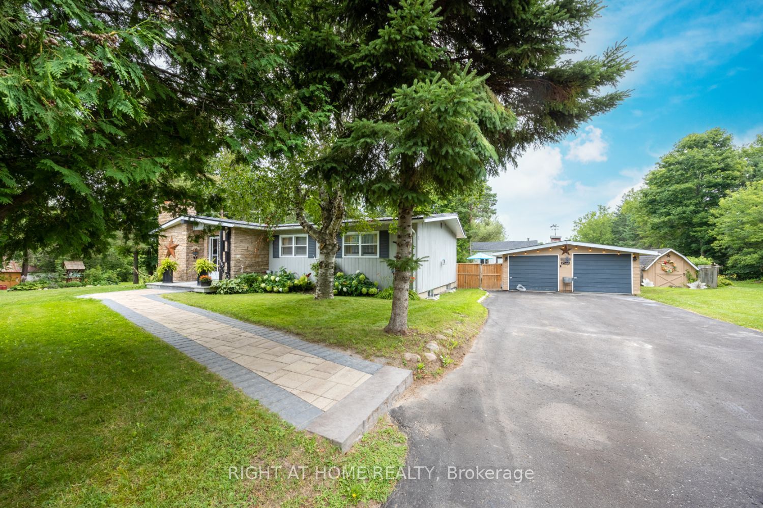 141 Platten Boulevard Property Photo 2