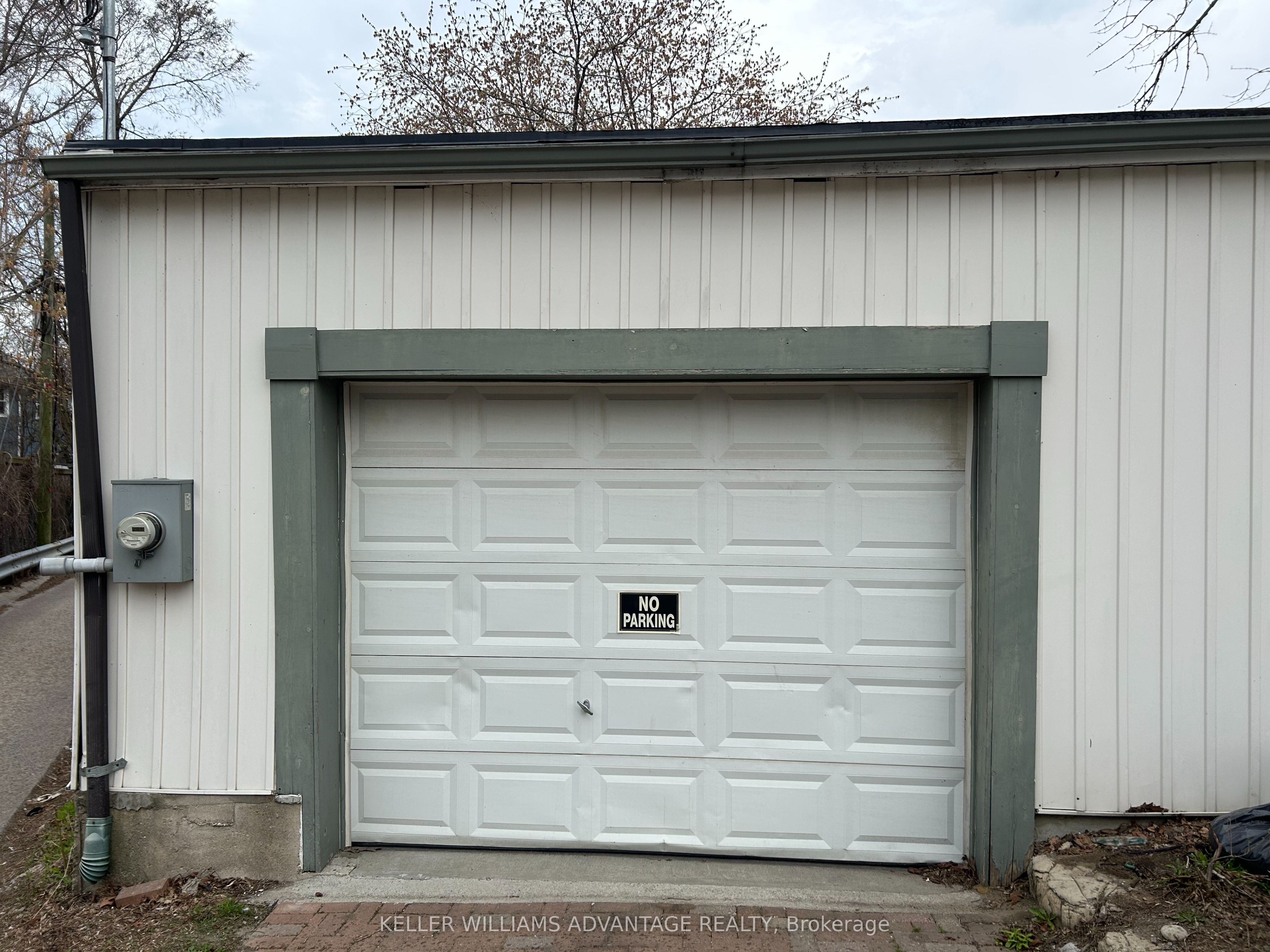 #garage - 1443 Kingston Road Property Photo 1