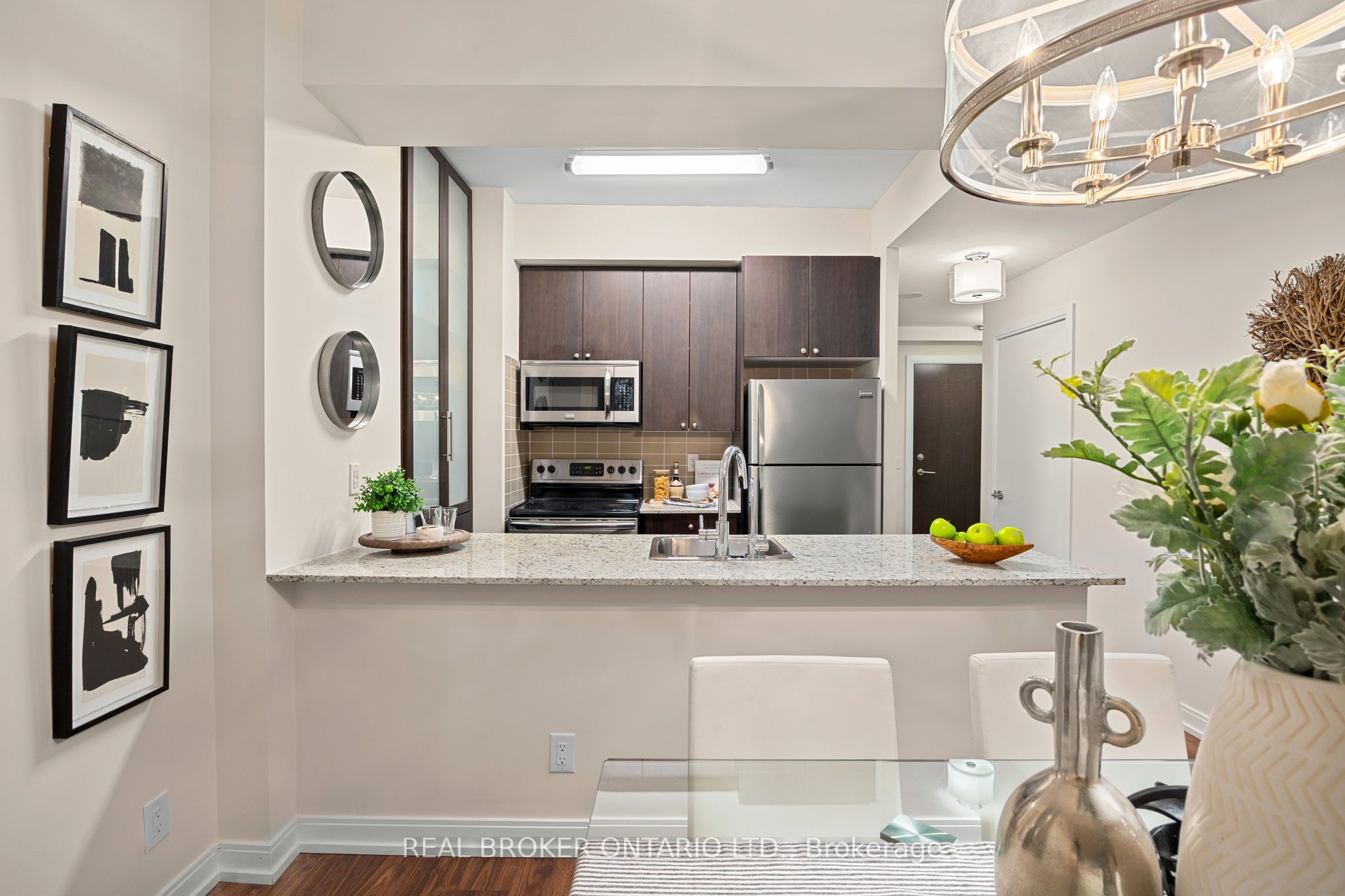 #119 - 181 Village Green Square Property Photo 5