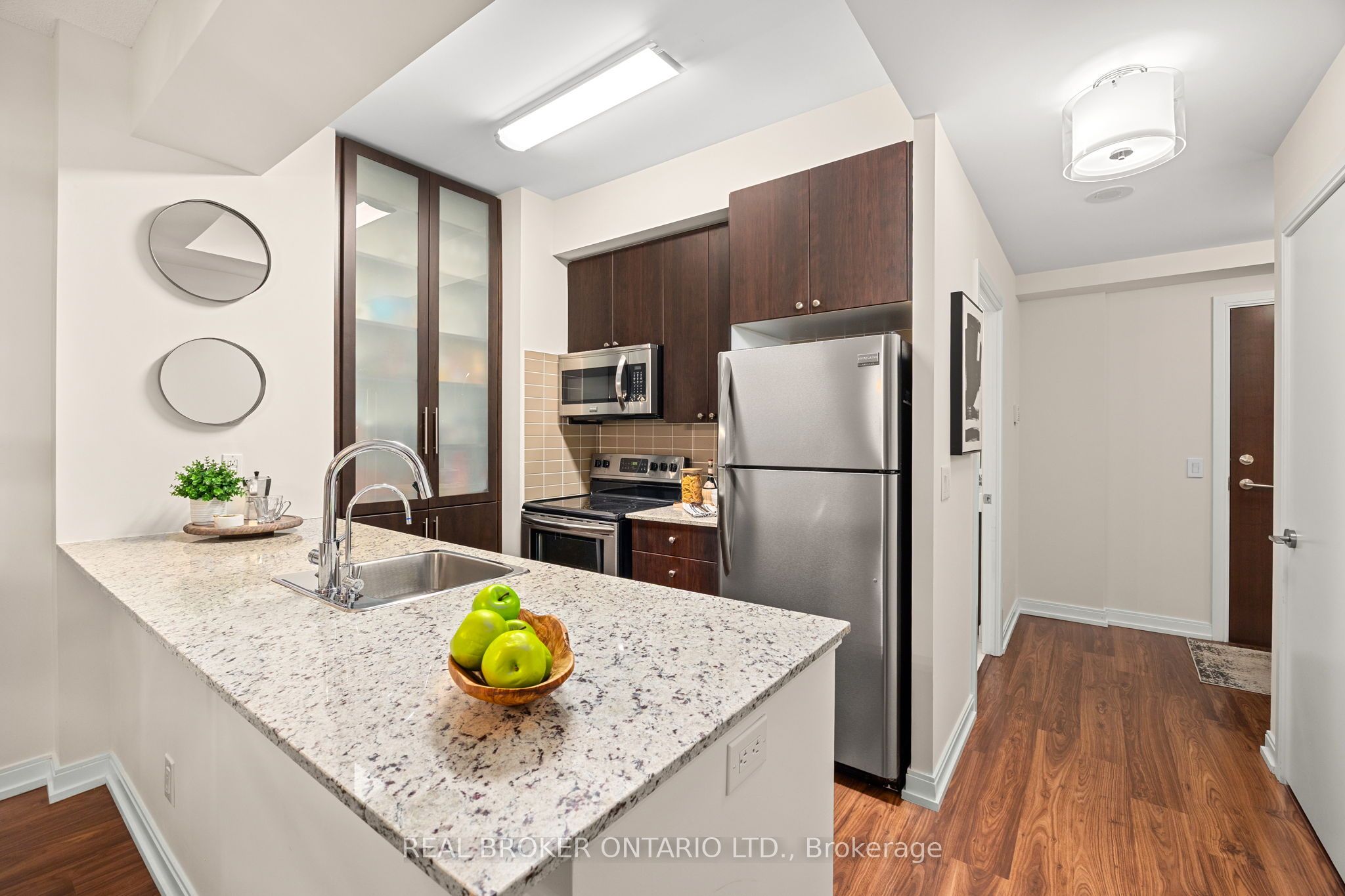 #119 - 181 Village Green Square Property Photo 7