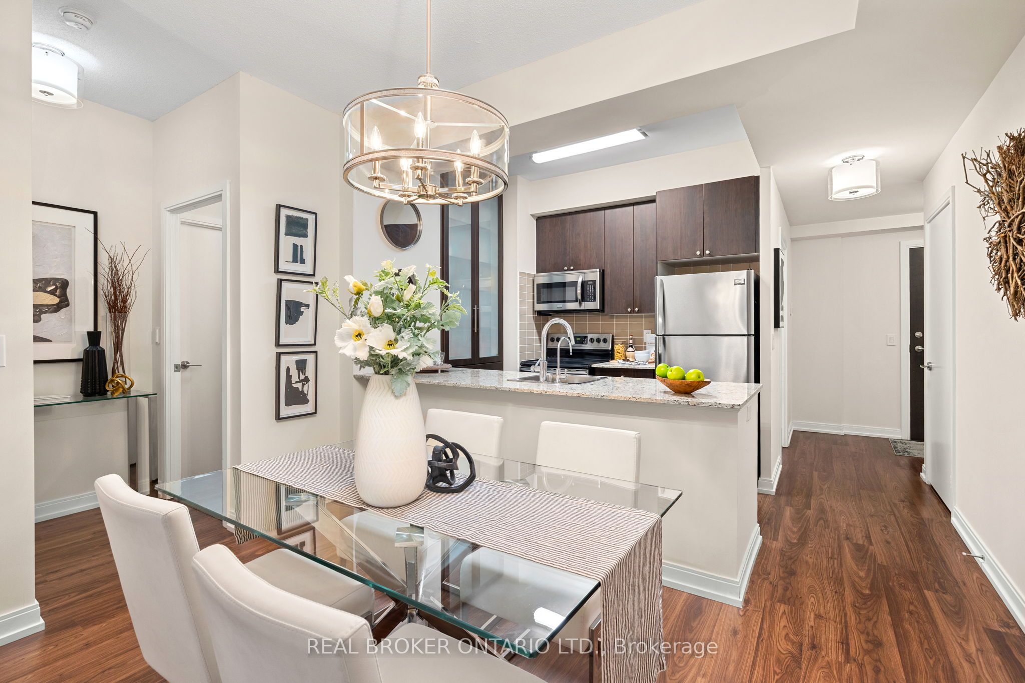 #119 - 181 Village Green Square Property Photo 9