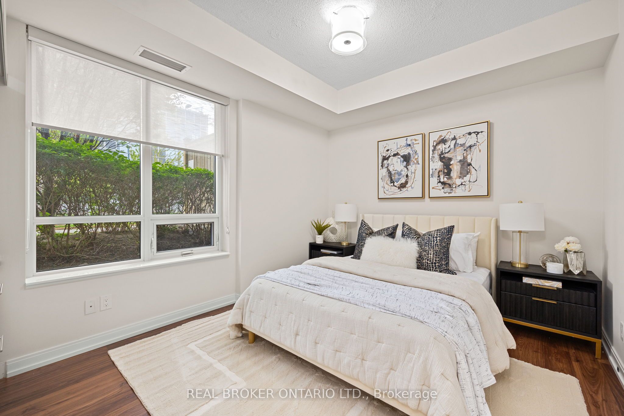 #119 - 181 Village Green Square Property Photo 11