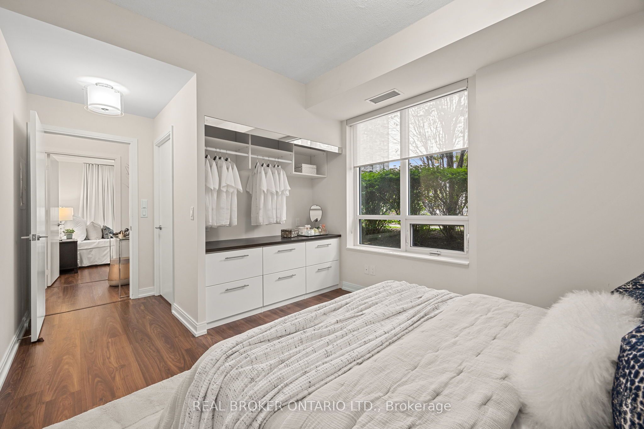 #119 - 181 Village Green Square Property Photo 13