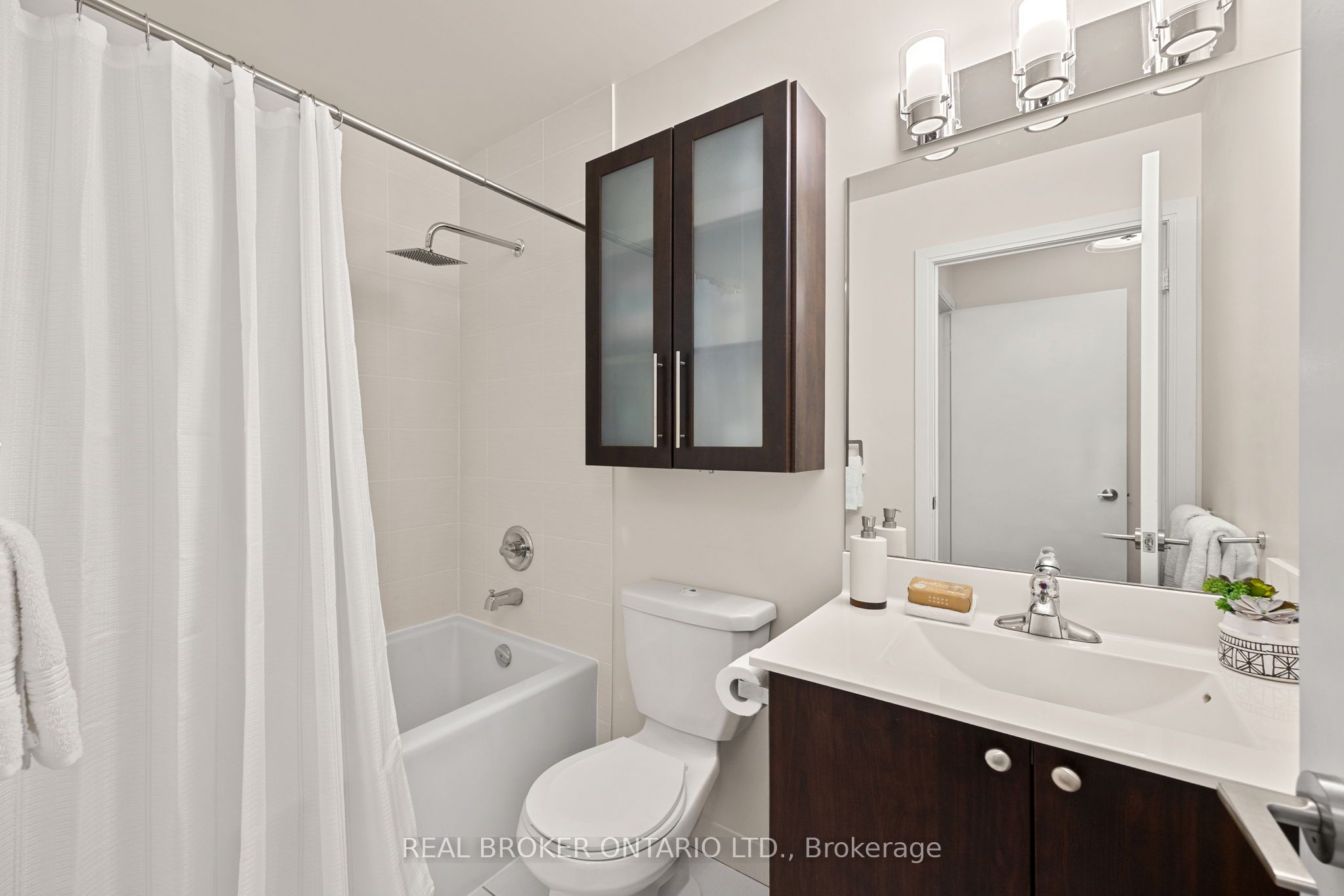 #119 - 181 Village Green Square Property Photo 14