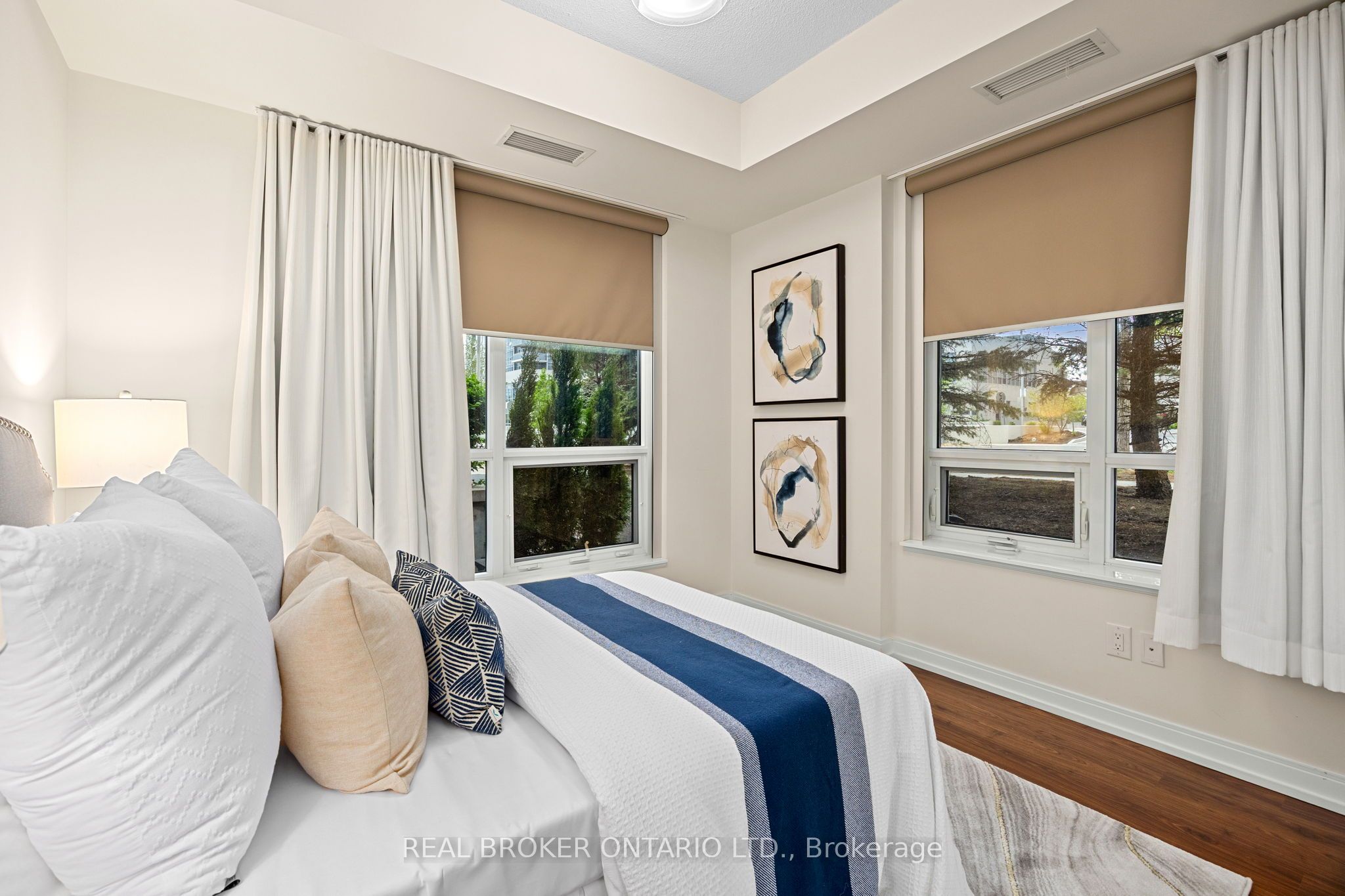 #119 - 181 Village Green Square Property Photo 15