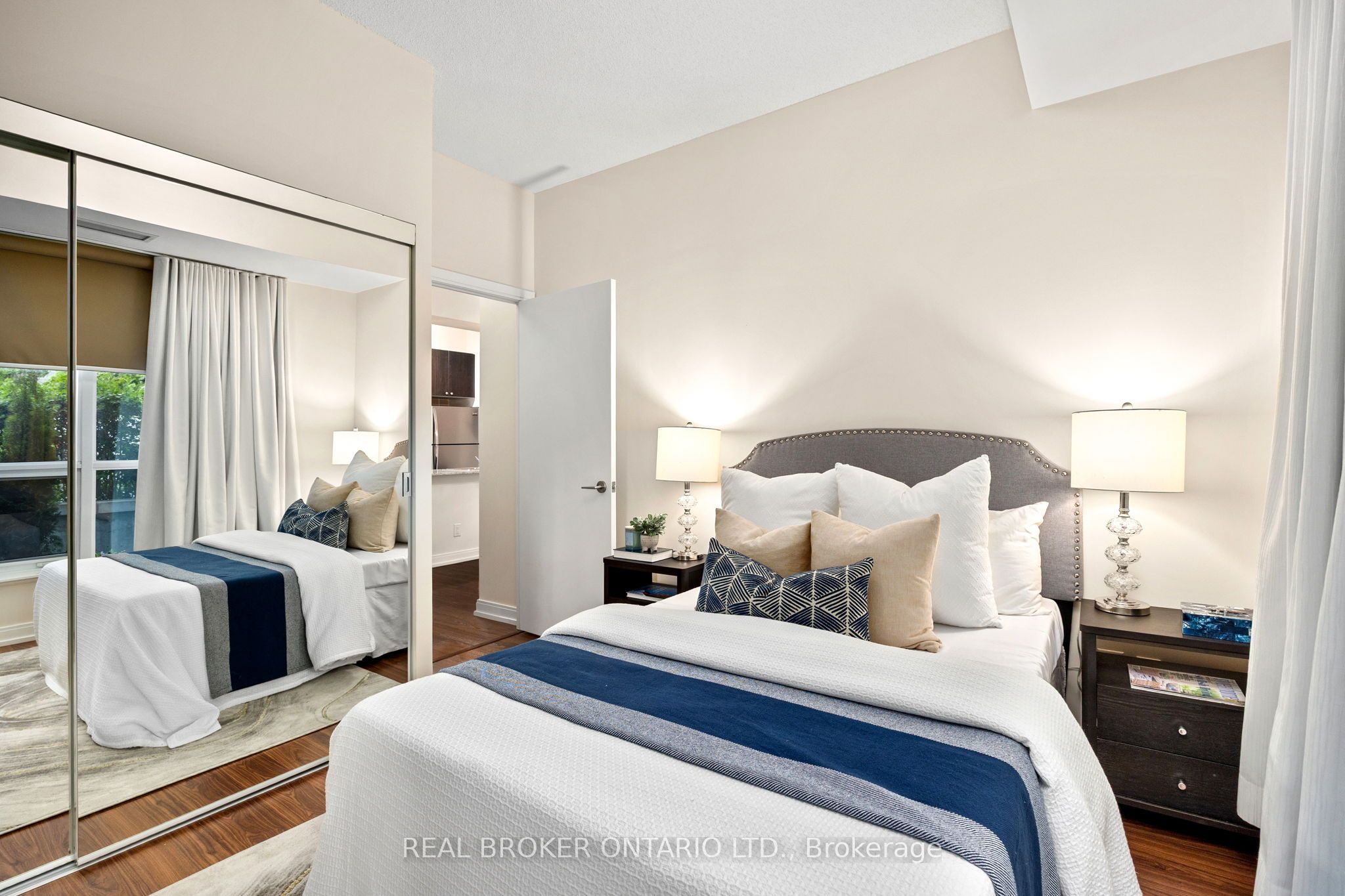 #119 - 181 Village Green Square Property Photo 17