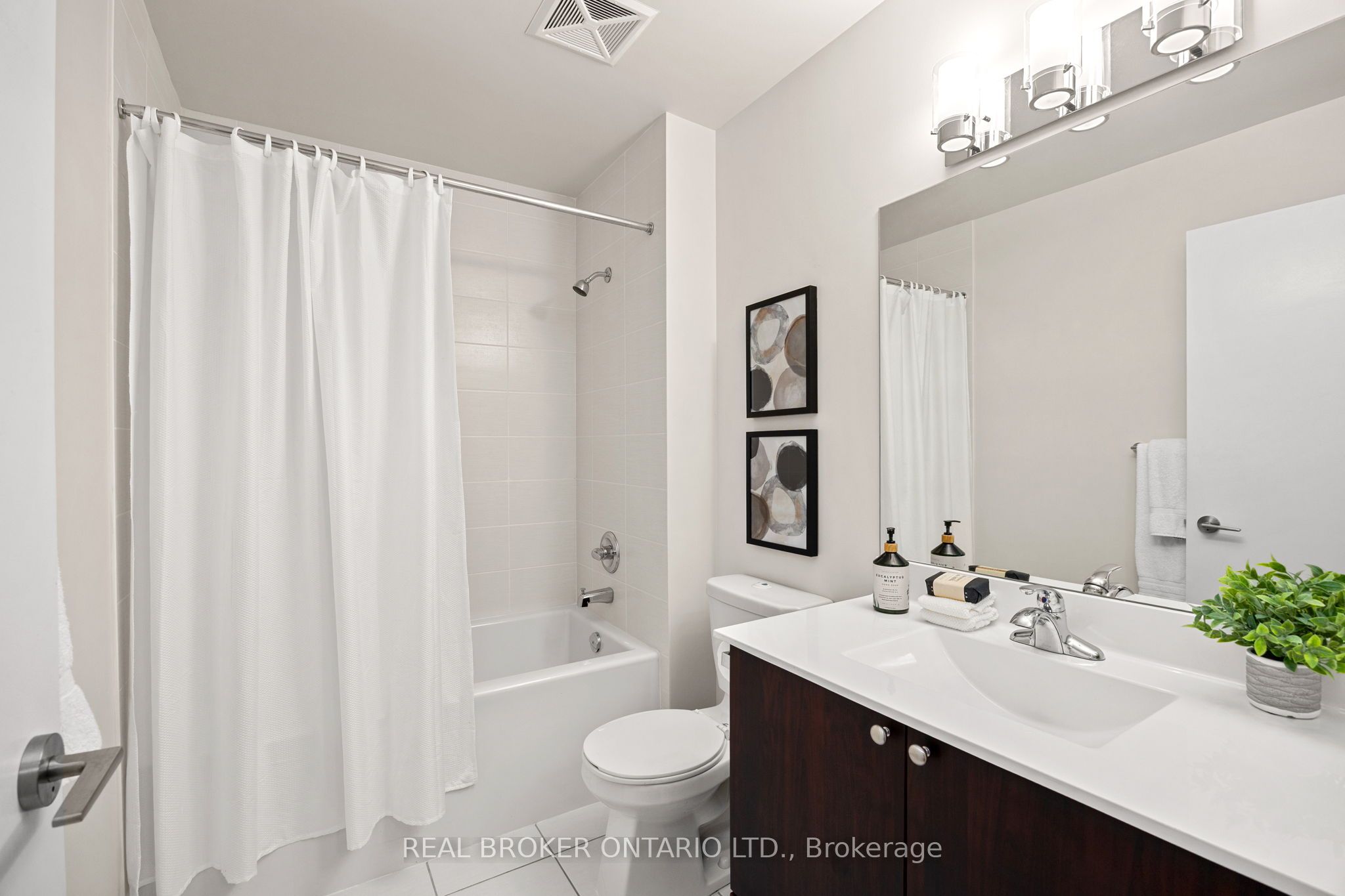 #119 - 181 Village Green Square Property Photo 19